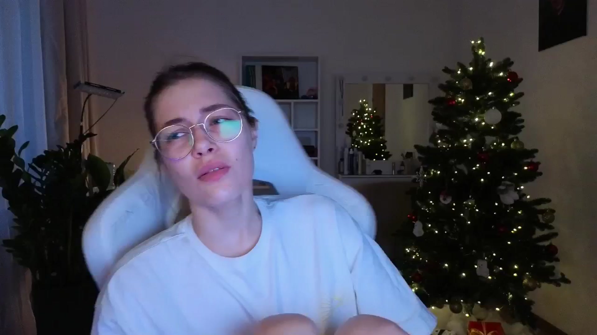 Gallery image thumbnail from KeepSpark's myfreecams stream on, 12/26/2025, 06:44 image 8 of 20