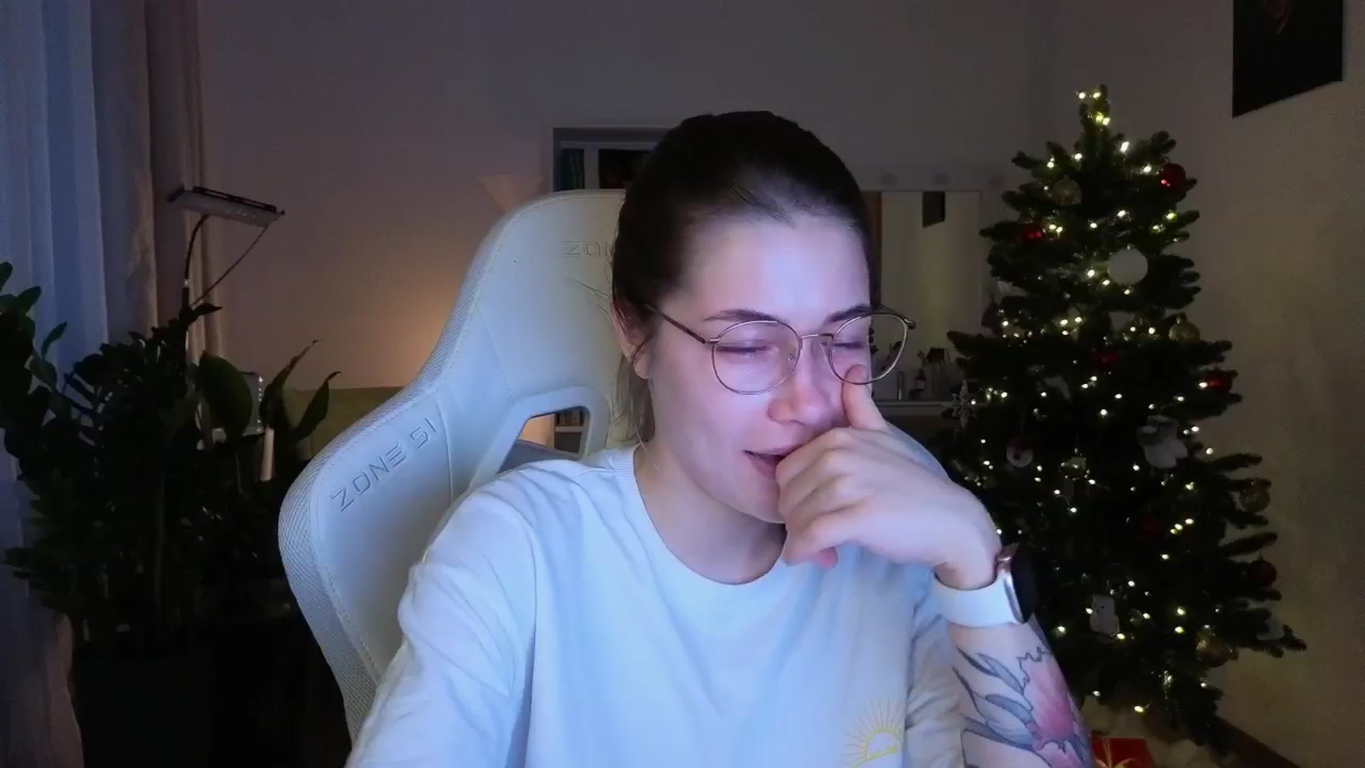 Gallery image thumbnail from KeepSpark's myfreecams stream on, 12/26/2025, 06:44 image 1 of 20