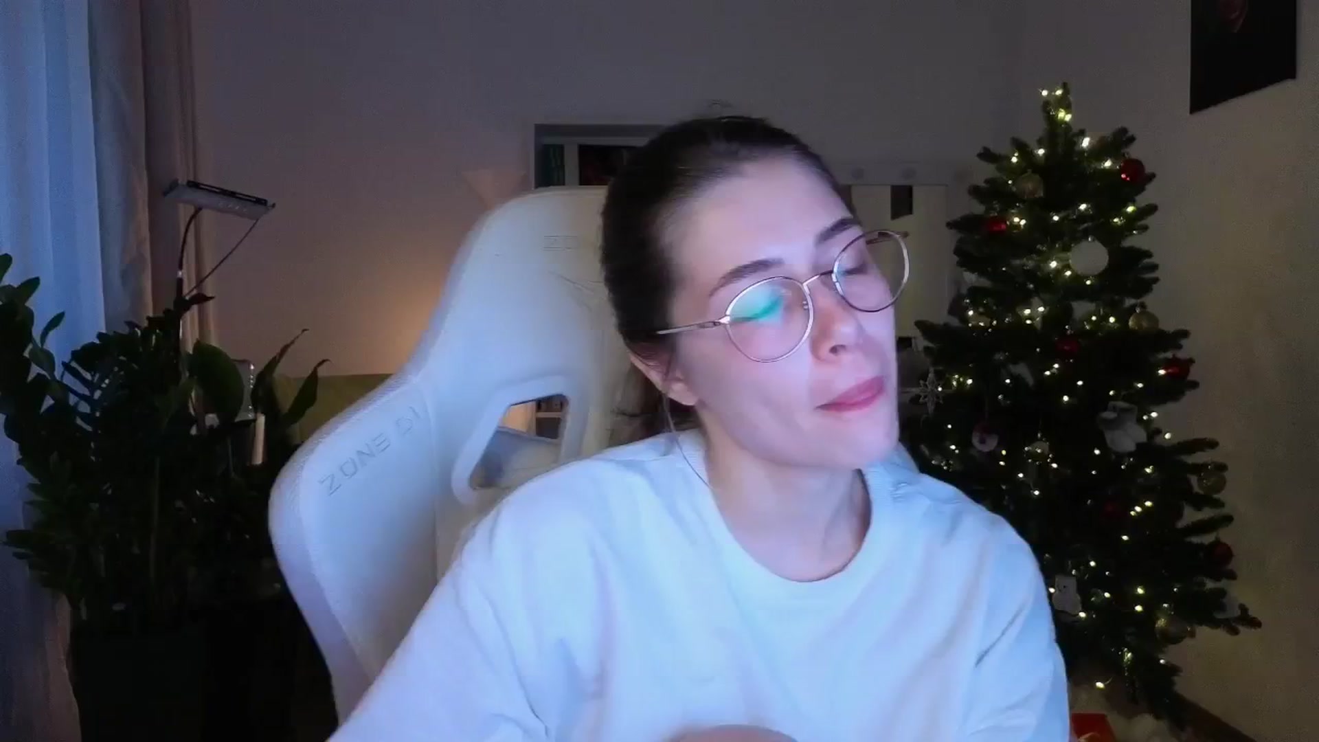 Gallery image thumbnail from KeepSpark's myfreecams stream on, 12/26/2025, 06:44 image 11 of 20