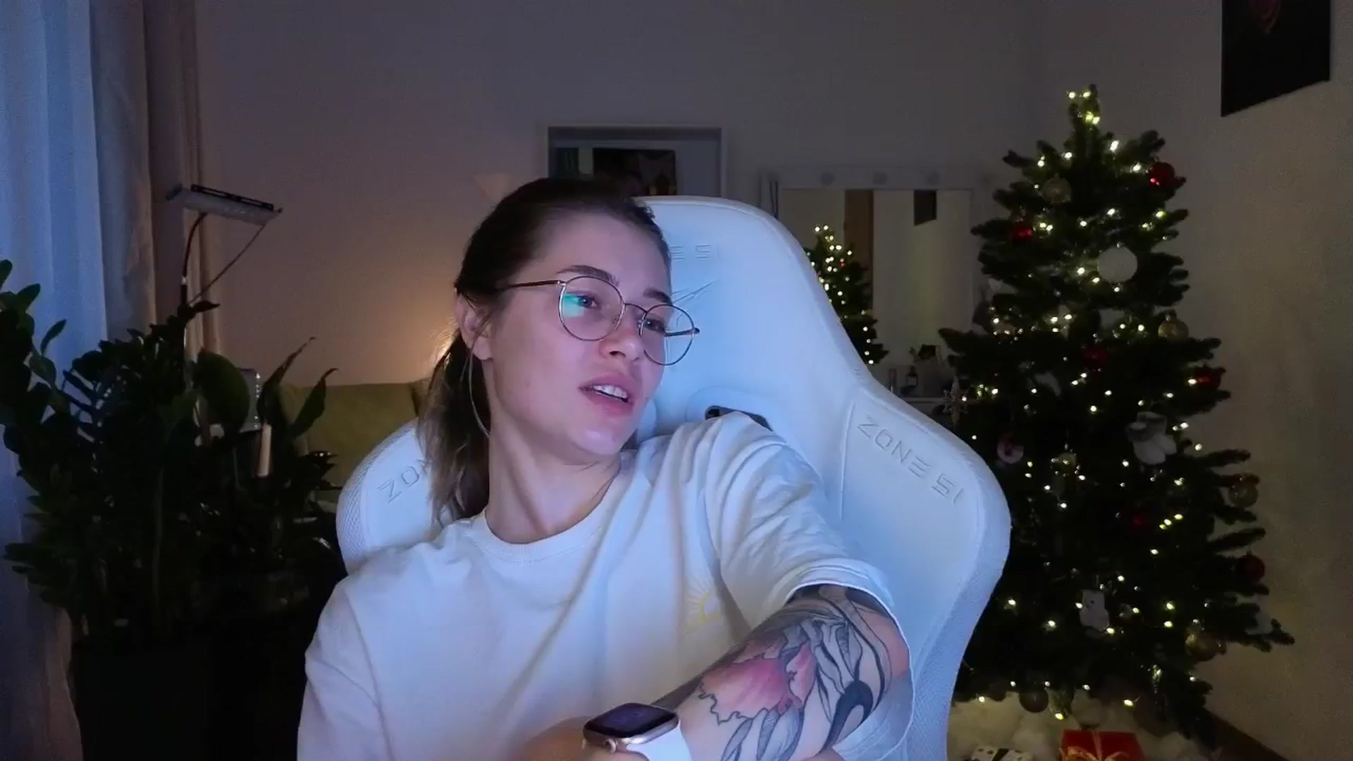 Gallery image thumbnail from KeepSpark's myfreecams stream on, 12/26/2025, 06:44 image 10 of 20