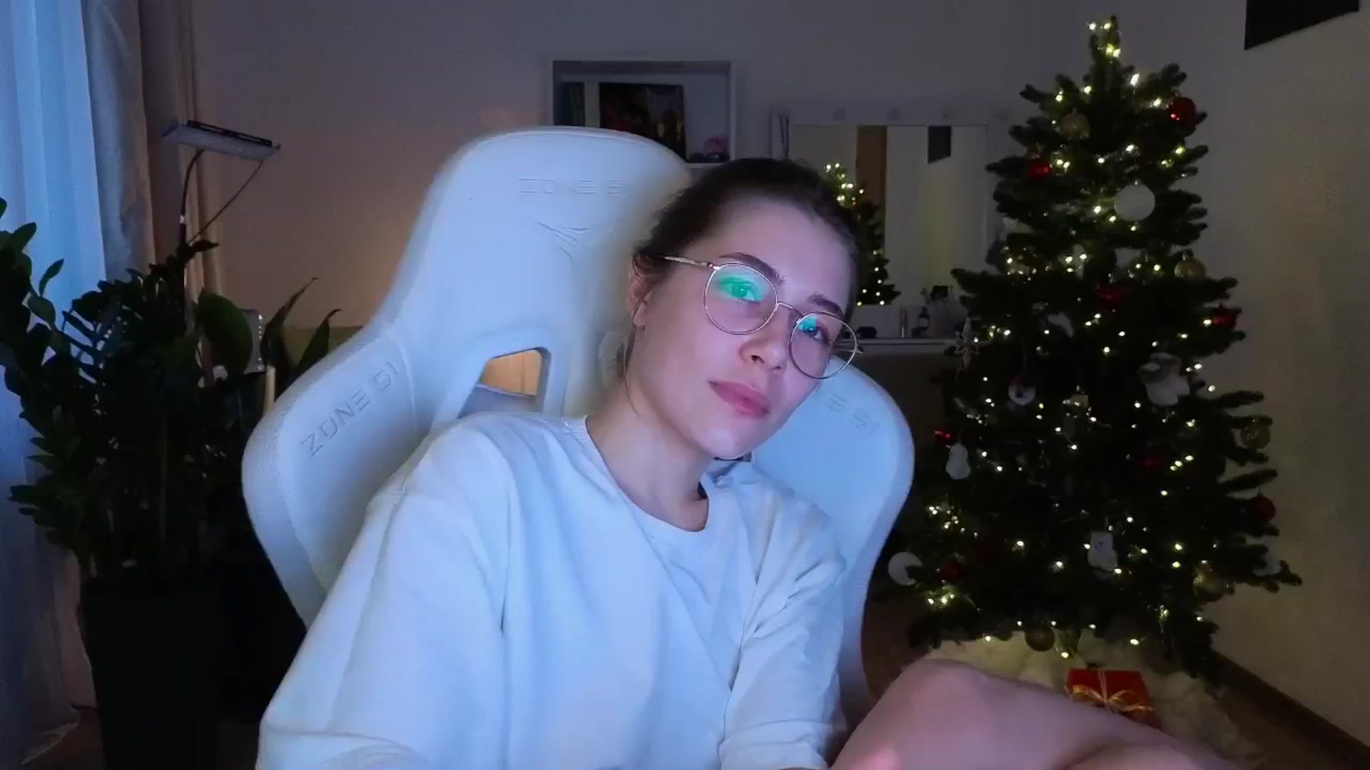 Gallery image thumbnail from KeepSpark's myfreecams stream on, 12/26/2025, 06:44 image 19 of 20