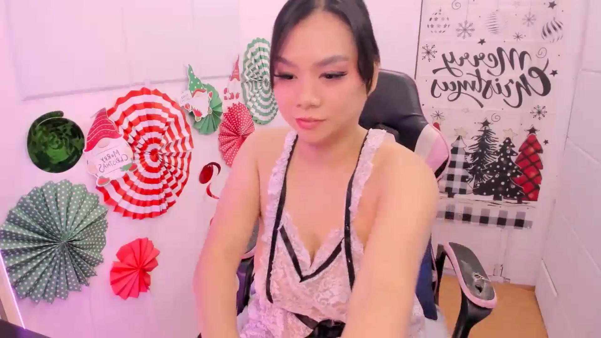 Gallery image thumbnail from KeikoAnnee's myfreecams stream on, 12/12/2024, 09:26 image 15 of 20