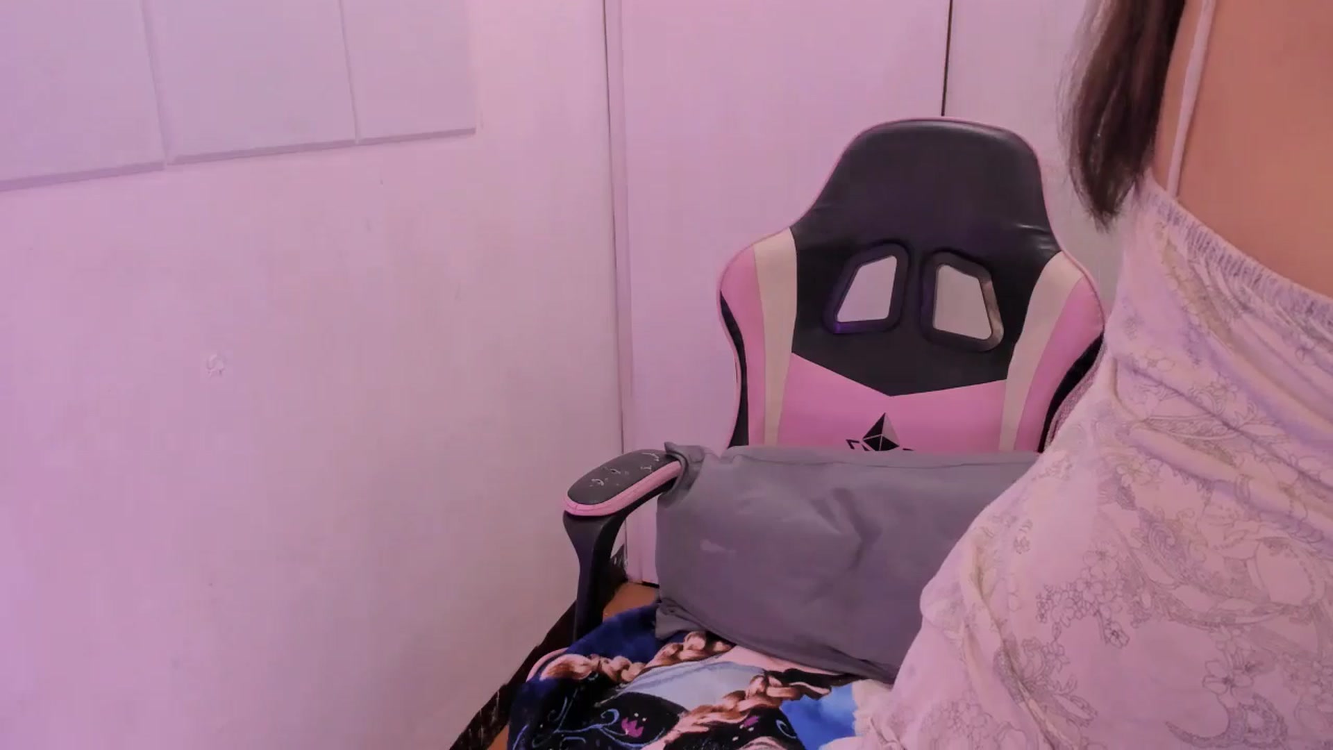 Gallery image thumbnail from KeikoAnnee's myfreecams stream on, 01/22/2025, 10:20 image 6 of 20