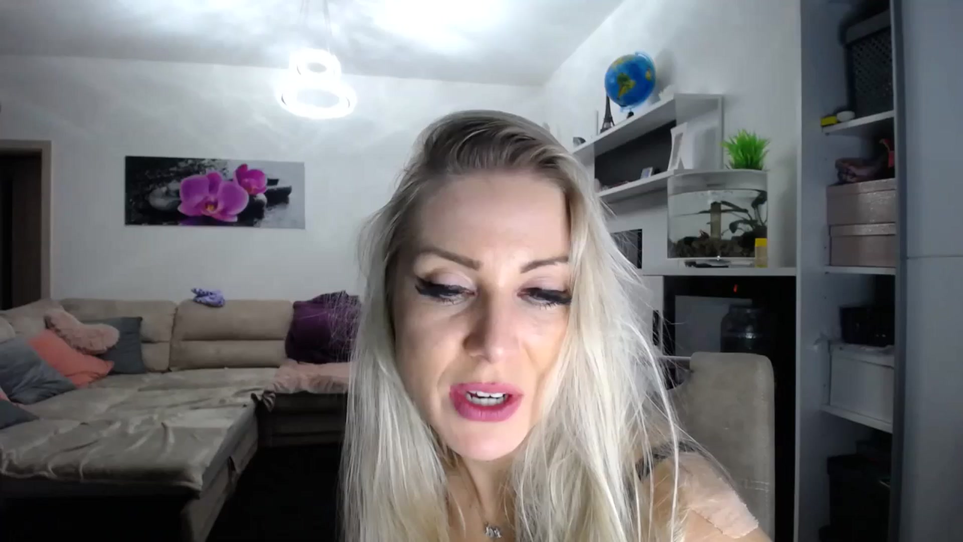 Gallery image thumbnail from KeissyKate's myfreecams stream on, 03/21/2024, 04:02 image 1 of 20