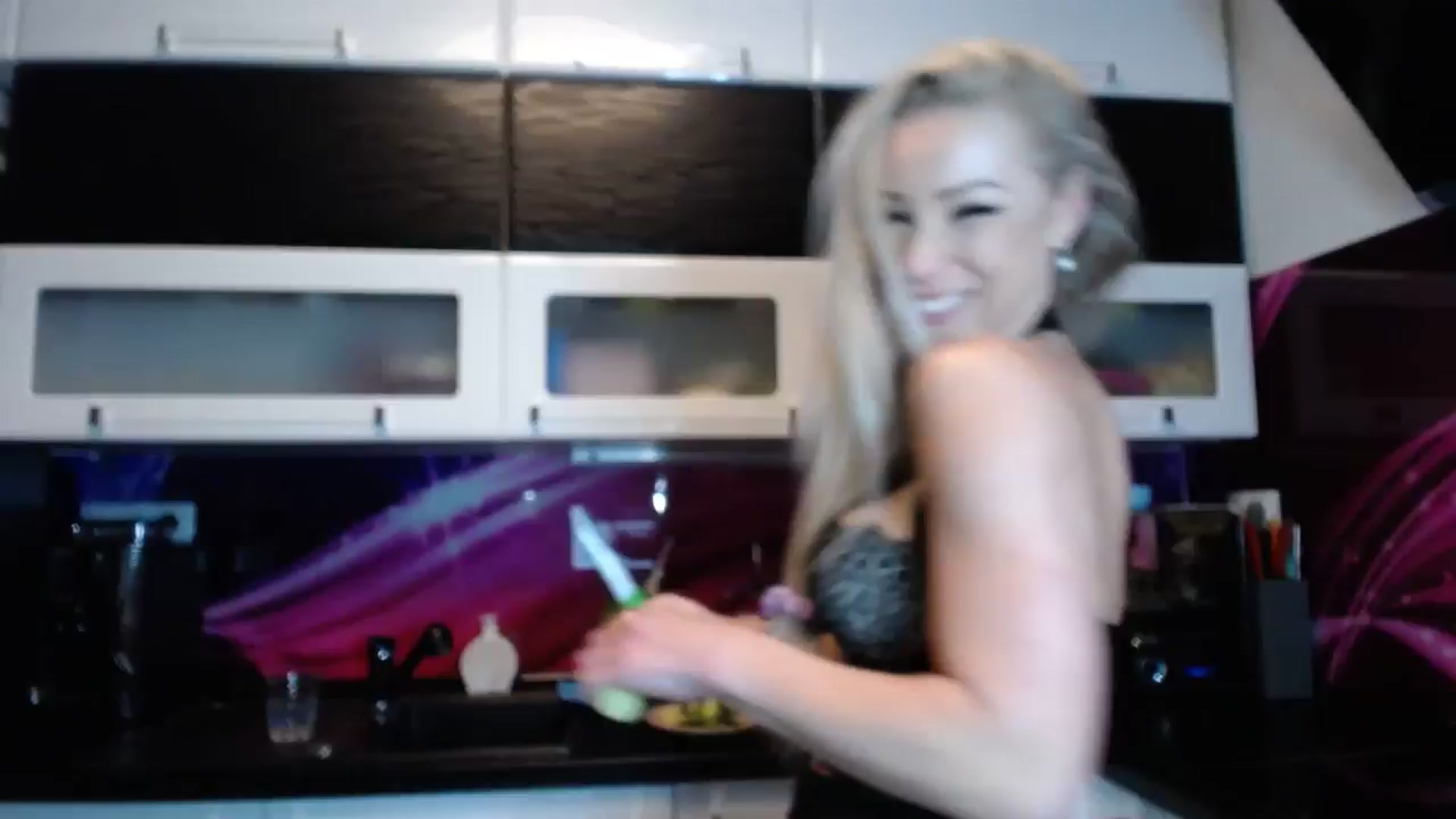 Gallery image thumbnail from KeissyKate's myfreecams stream on, 04/17/2024, 18:31 image 18 of 20