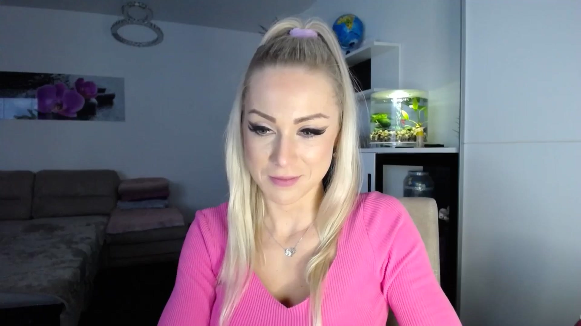 Gallery image thumbnail from KeissyKate's myfreecams stream on, 04/17/2024, 18:31 image 14 of 20