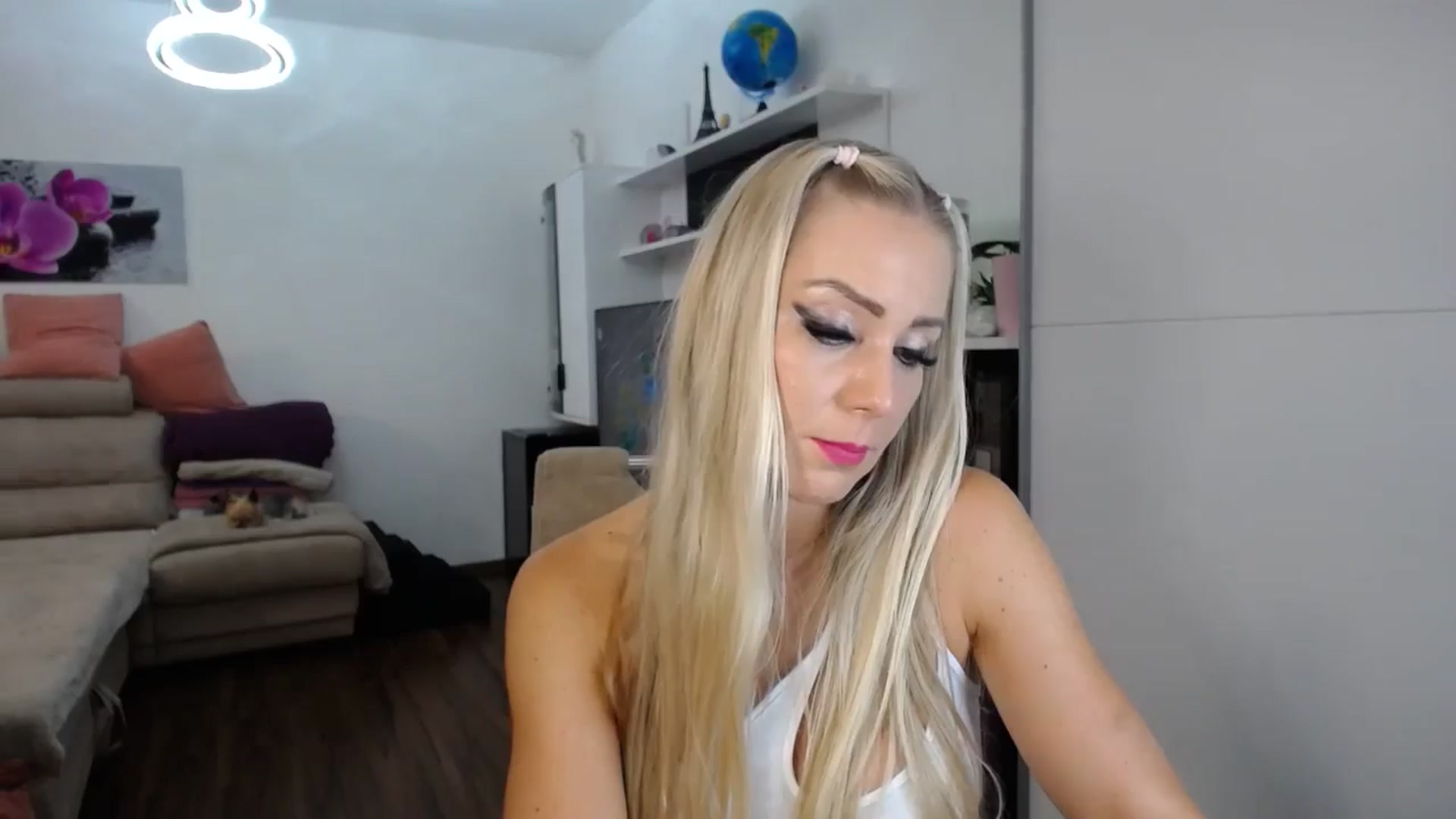 Gallery image thumbnail from KeissyKate's myfreecams stream on, 09/10/2024, 23:34 image 18 of 20