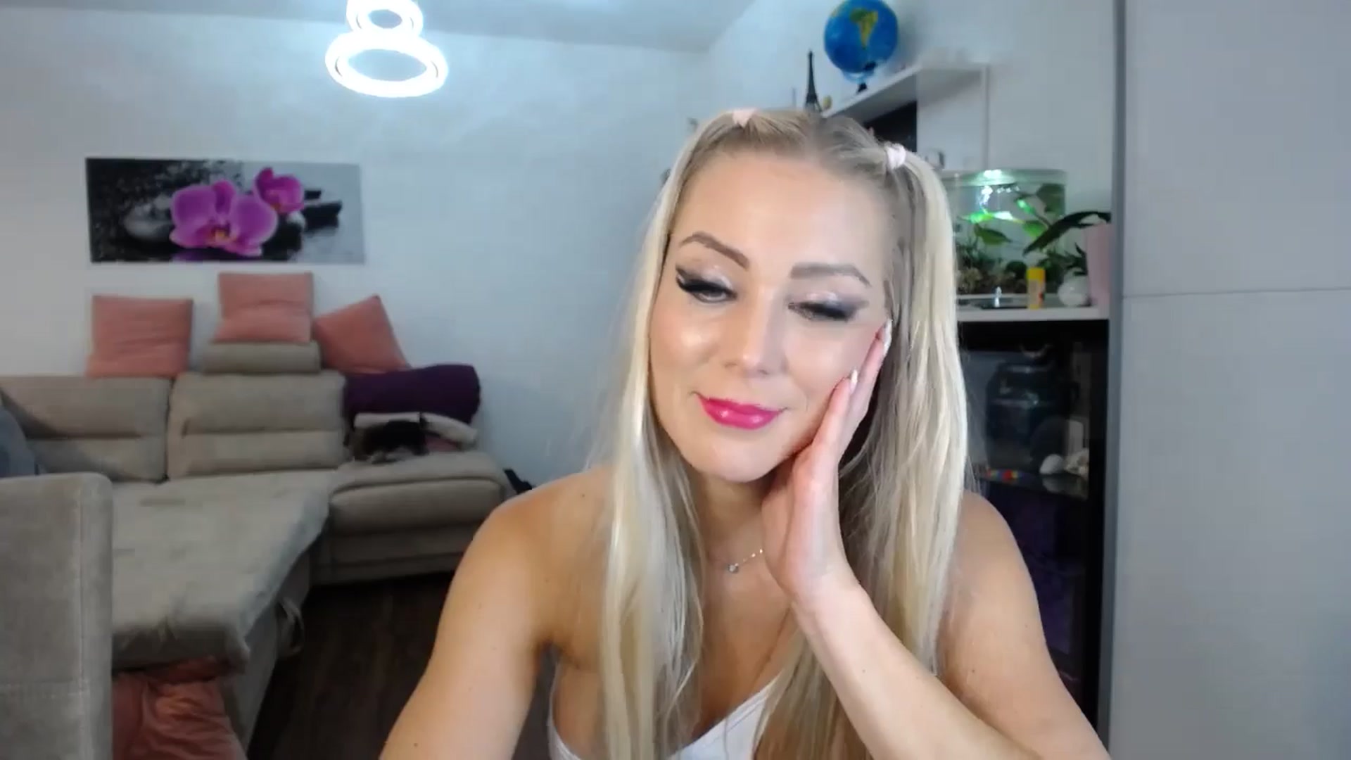 Gallery image thumbnail from KeissyKate's myfreecams stream on, 09/10/2024, 23:34 image 7 of 20