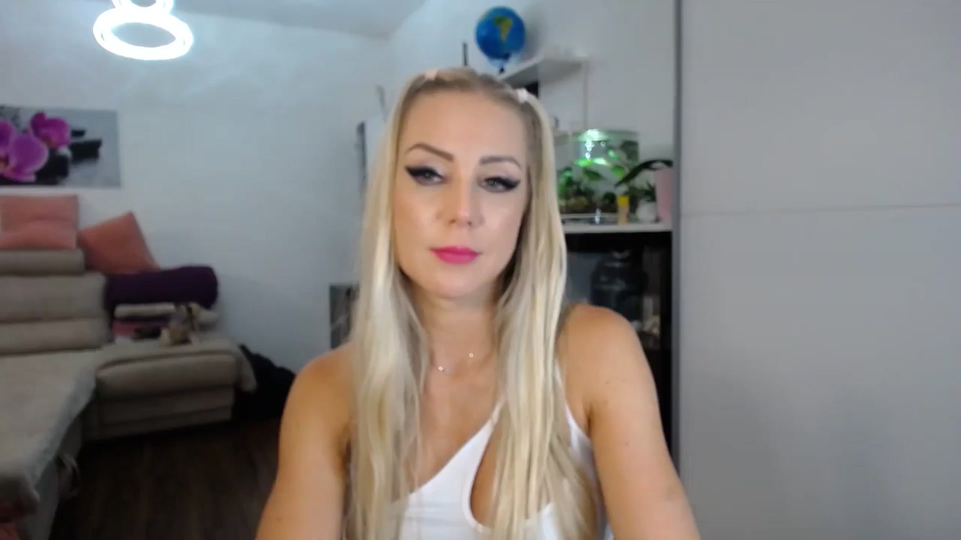 Gallery image thumbnail from KeissyKate's myfreecams stream on, 09/10/2024, 23:34 image 20 of 20