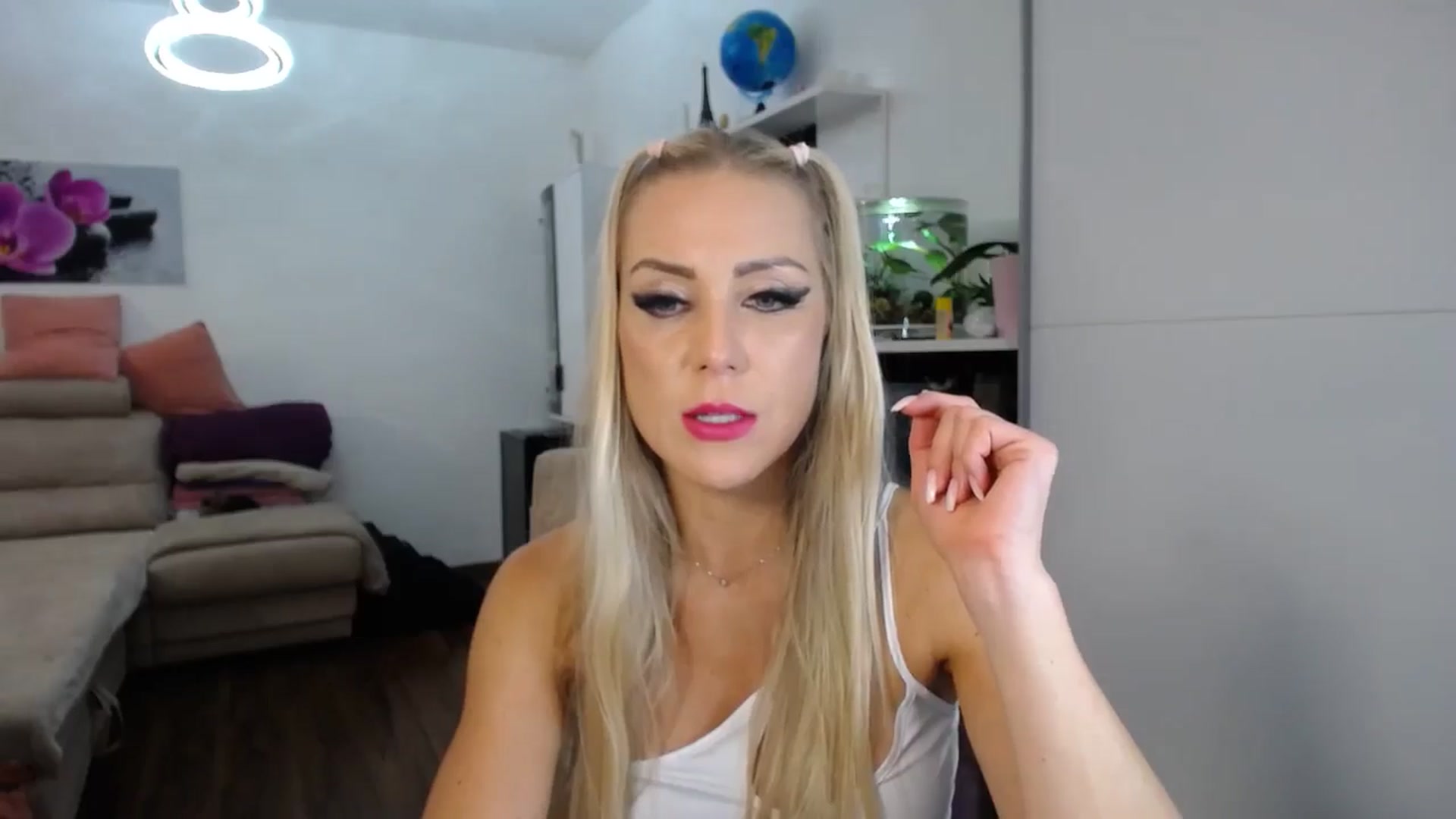 Gallery image thumbnail from KeissyKate's myfreecams stream on, 09/10/2024, 23:34 image 14 of 20