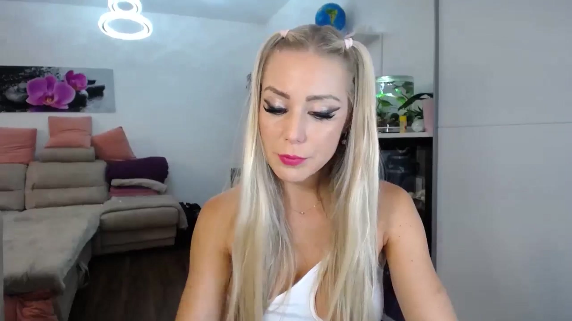 Gallery image thumbnail from KeissyKate's myfreecams stream on, 09/10/2024, 23:34 image 9 of 20