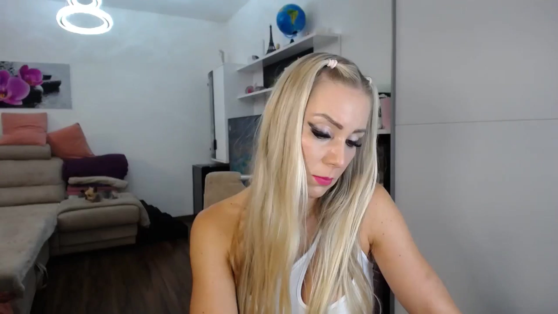 Gallery image thumbnail from KeissyKate's myfreecams stream on, 09/10/2024, 23:34 image 19 of 20