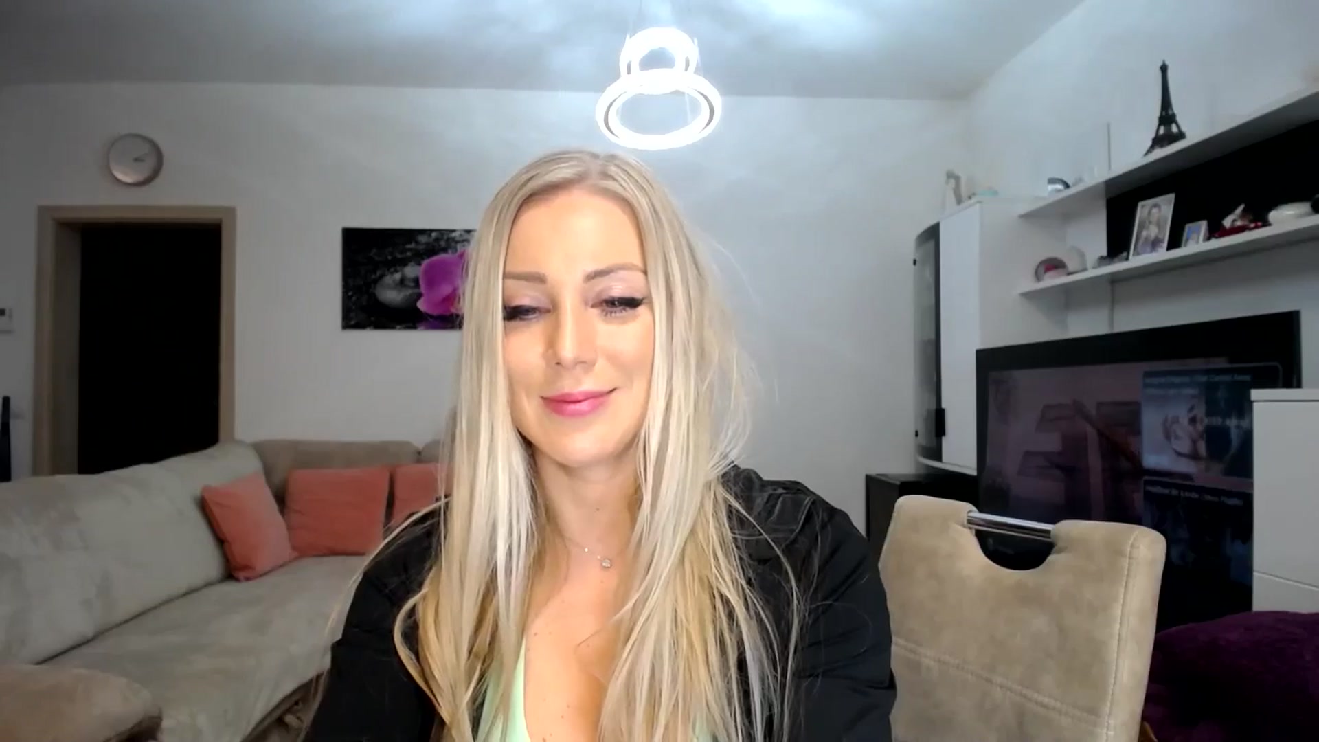 Gallery image thumbnail from KeissyKate's myfreecams stream on, 04/12/2026, 01:57 image 11 of 20