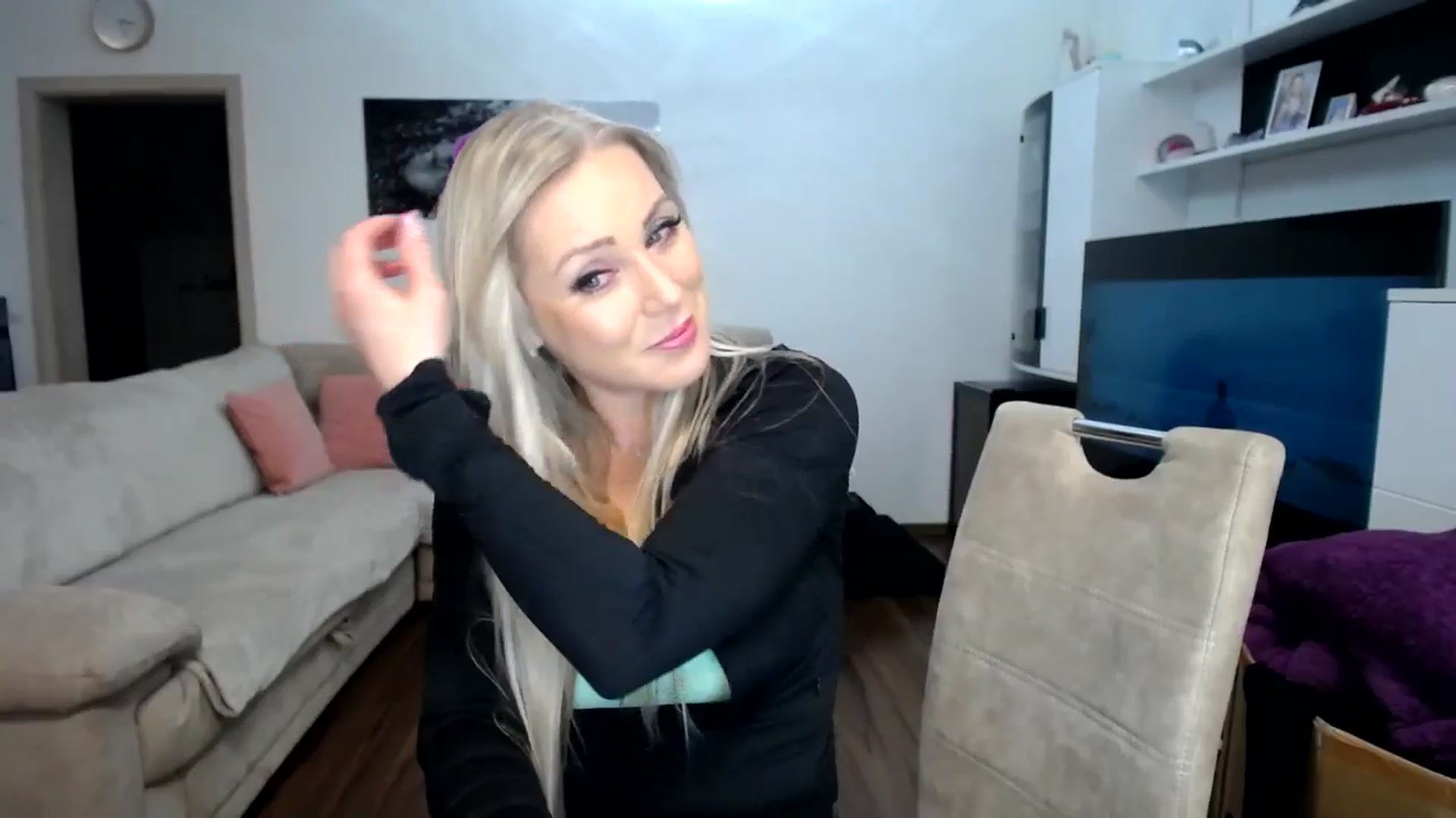 Gallery image thumbnail from KeissyKate's myfreecams stream on, 04/12/2026, 01:57 image 15 of 20