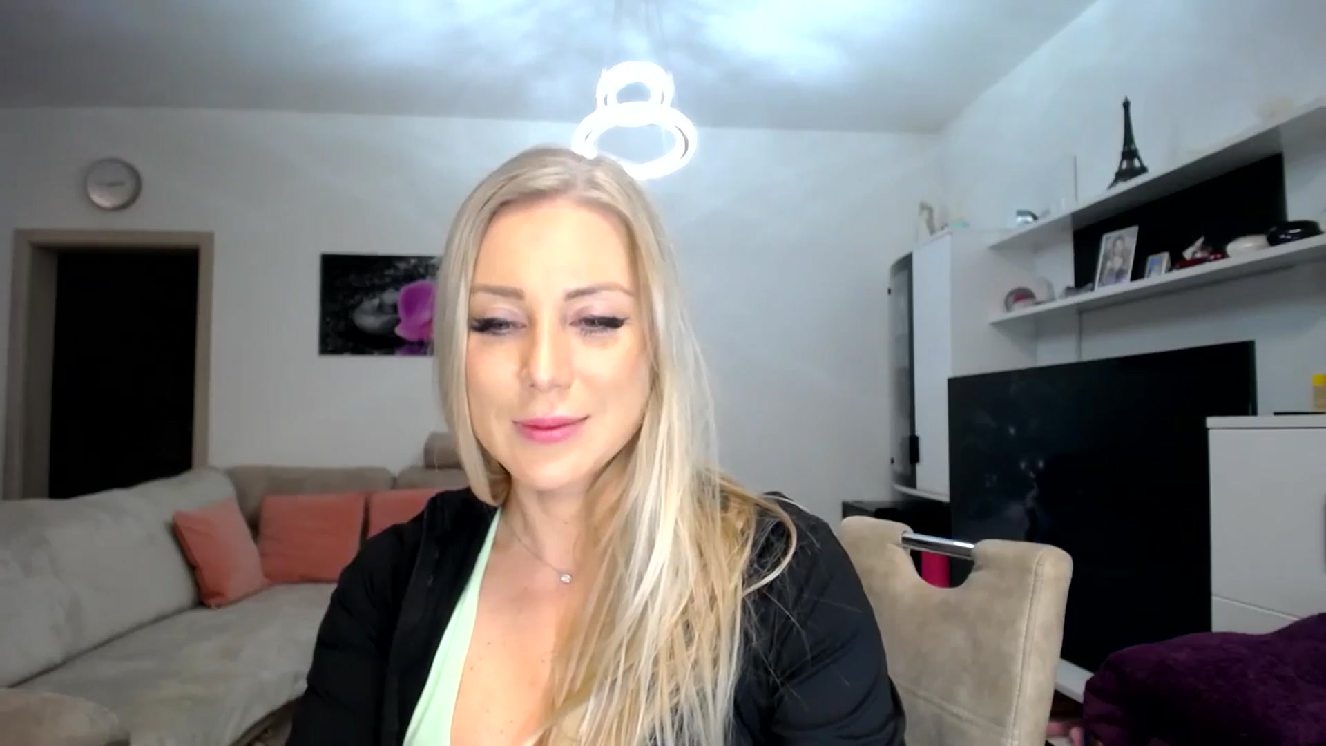 Gallery image thumbnail from KeissyKate's myfreecams stream on, 04/12/2026, 01:57 image 5 of 20