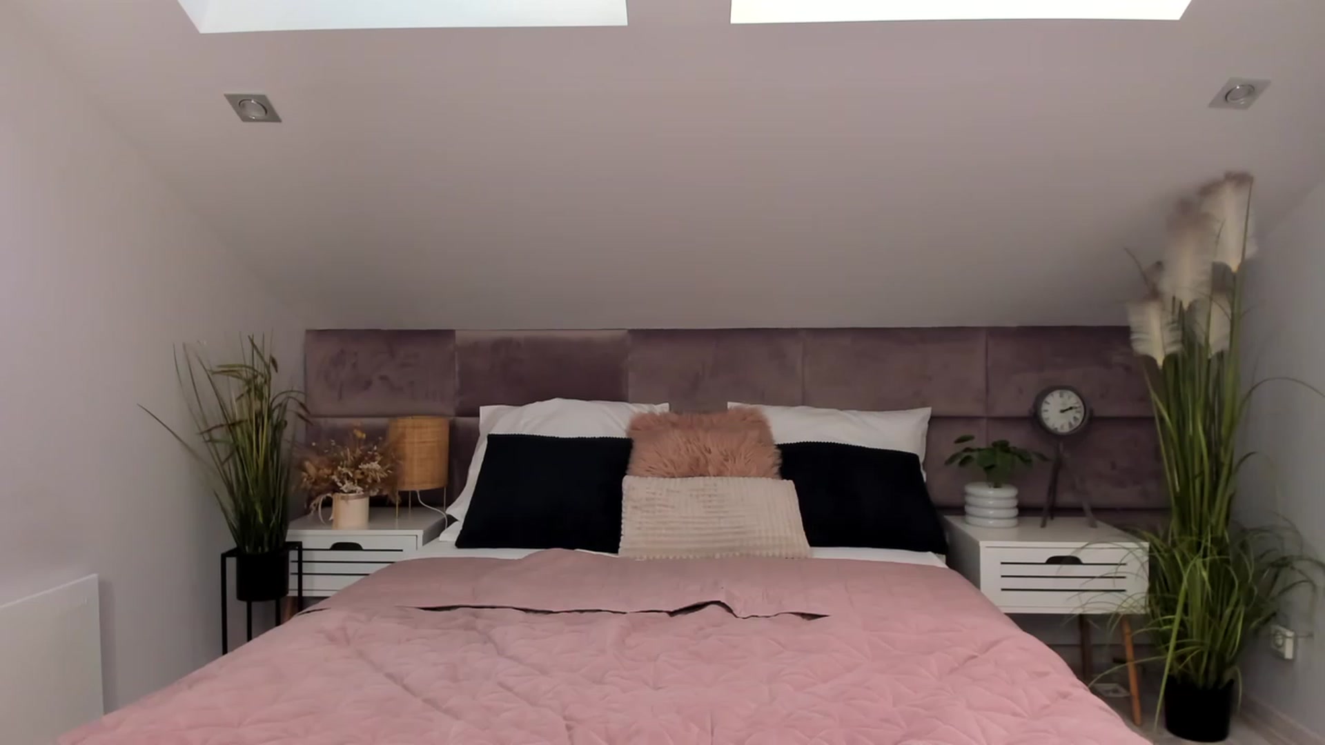 Gallery image thumbnail from KelSi's myfreecams stream on, 04/25/2023, 06:18 image 14 of 20