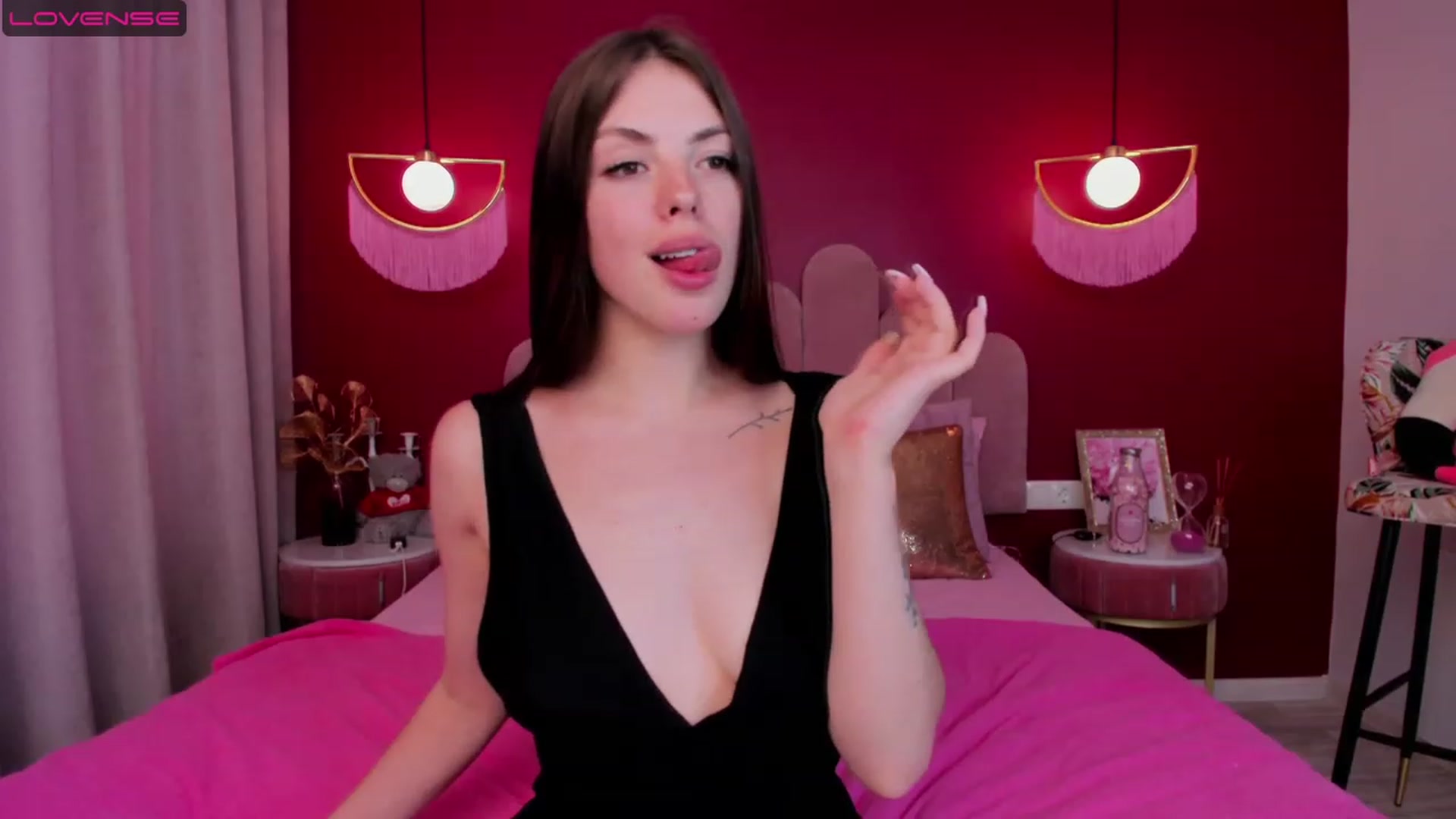 Gallery image thumbnail from KelSi's myfreecams stream on, 06/25/2023, 12:30 image 19 of 20