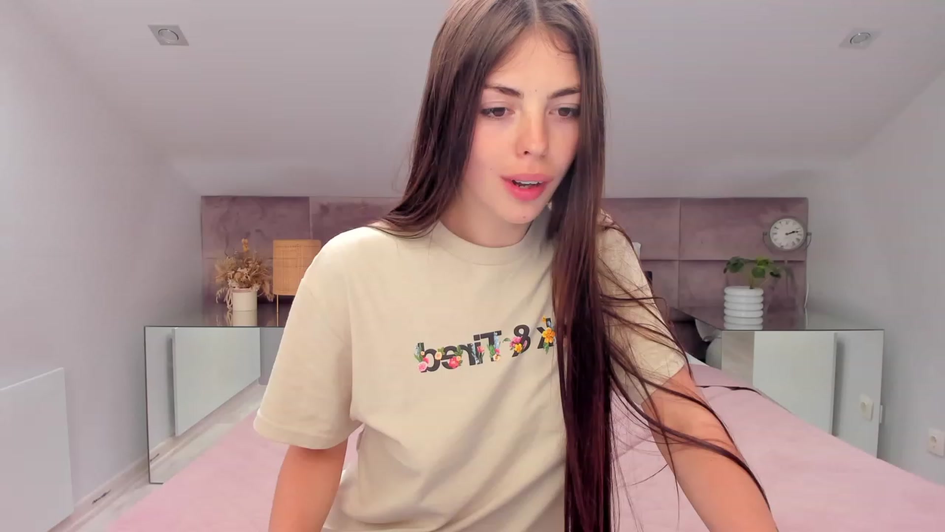 Gallery image thumbnail from KelSi's myfreecams stream on, 07/28/2023, 11:15 image 18 of 20