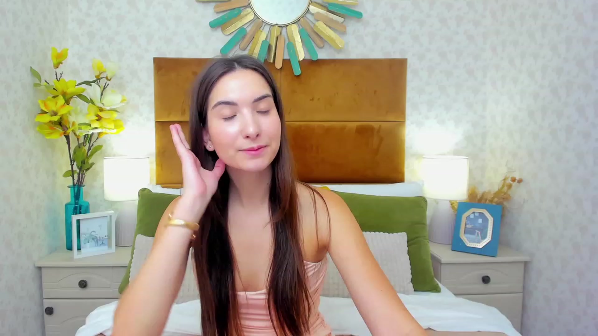 Gallery image thumbnail from KeliRose's myfreecams stream on, 11/19/2023, 12:24 image 7 of 20