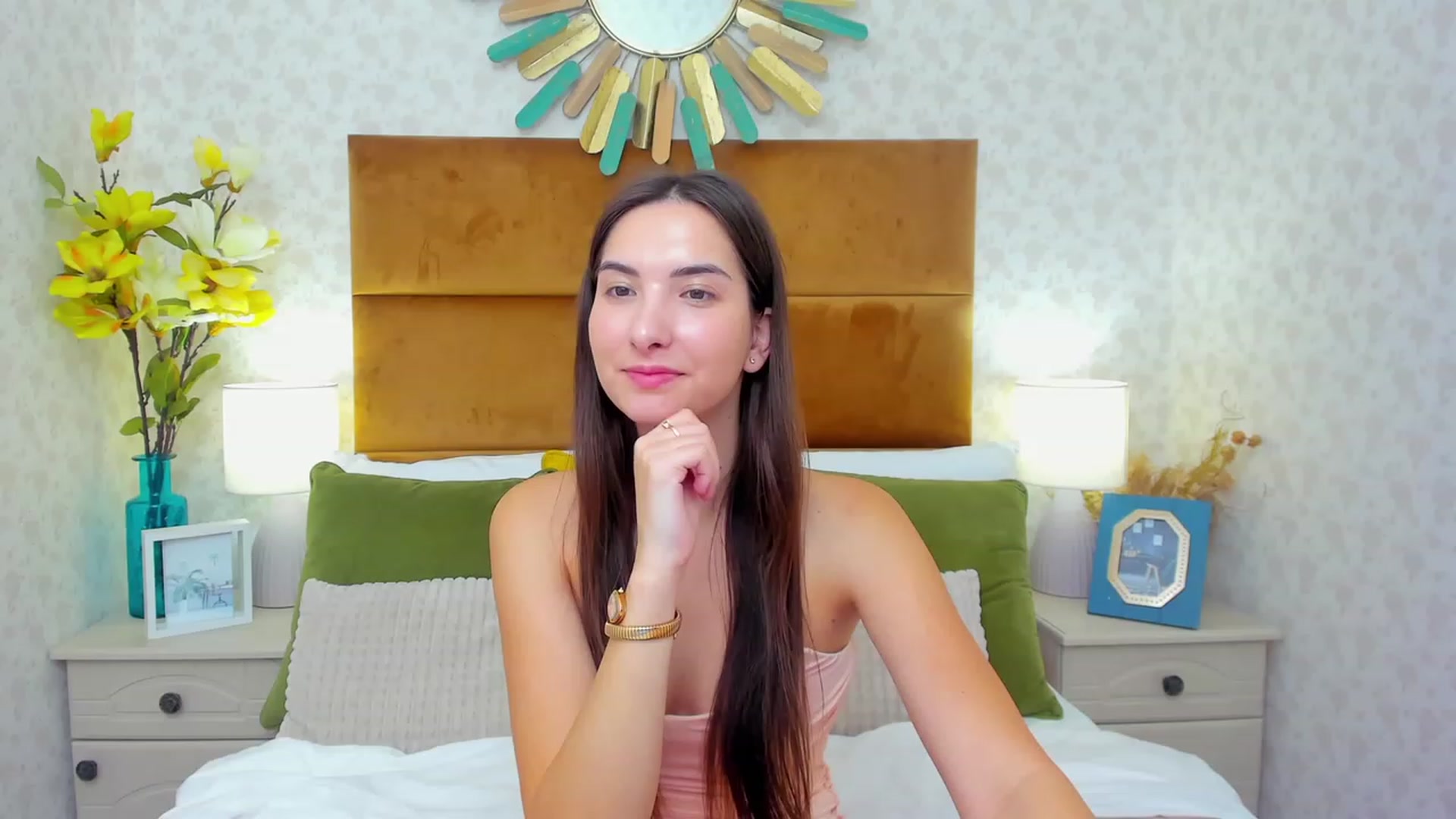 Gallery image thumbnail from KeliRose's myfreecams stream on, 11/19/2023, 13:00 image 14 of 20