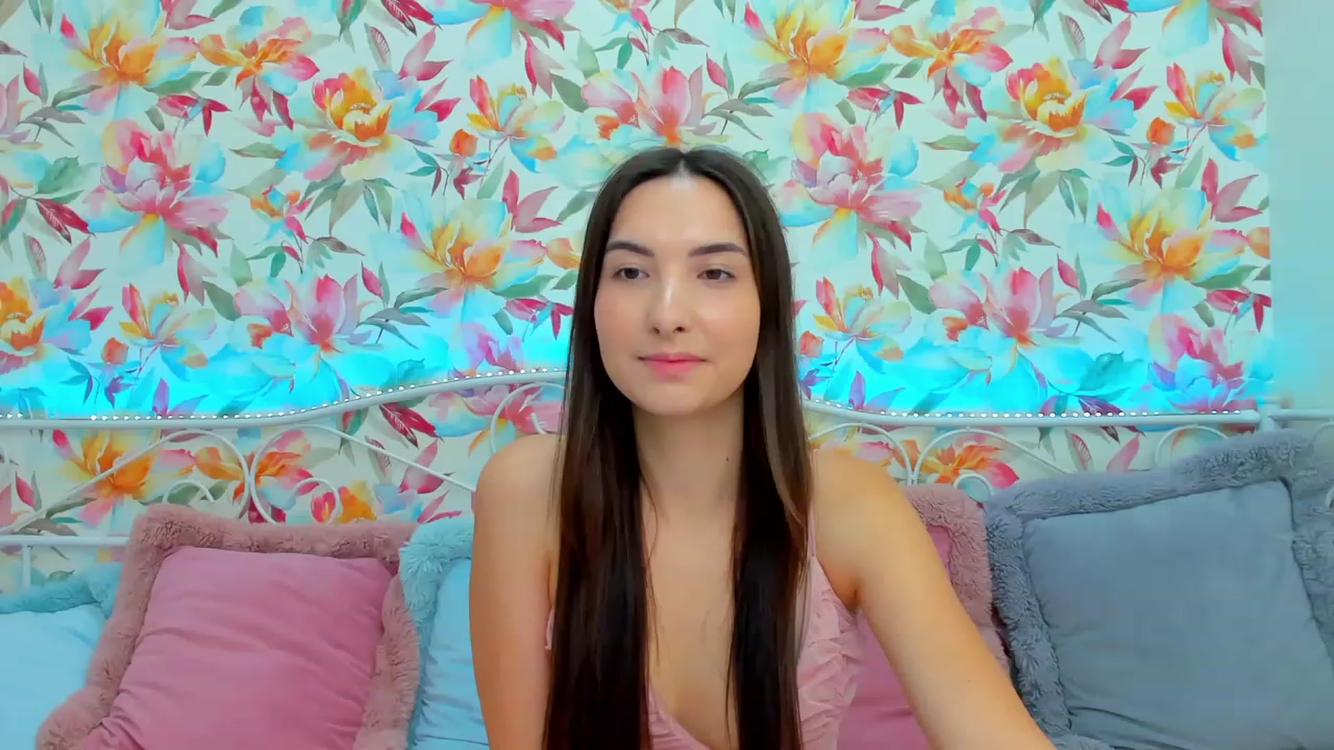 Gallery image thumbnail from KeliRose's myfreecams stream on, 11/21/2023, 10:13 image 2 of 20