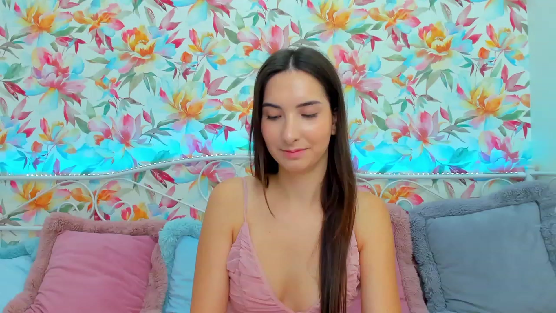 Gallery image thumbnail from KeliRose's myfreecams stream on, 11/21/2023, 10:13 image 6 of 20