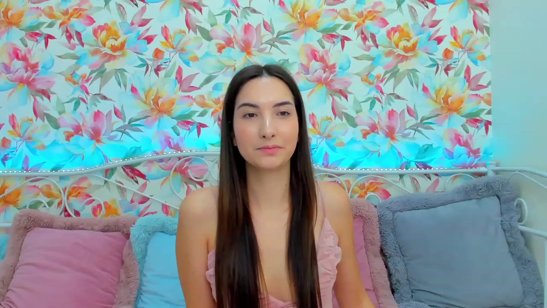 Gallery image thumbnail from KeliRose's myfreecams stream on, 11/21/2023, 10:13 image 16 of 20