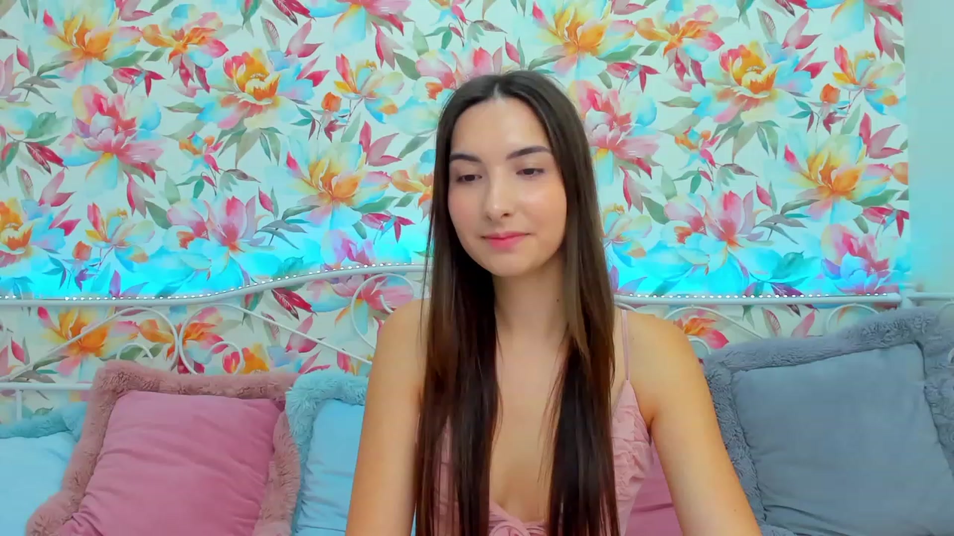 Gallery image thumbnail from KeliRose's myfreecams stream on, 11/21/2023, 10:13 image 3 of 20