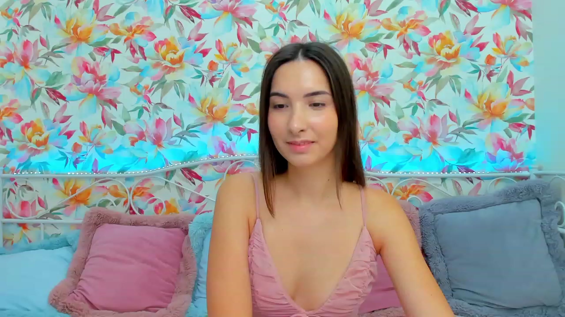 Gallery image thumbnail from KeliRose's myfreecams stream on, 11/21/2023, 10:13 image 1 of 20