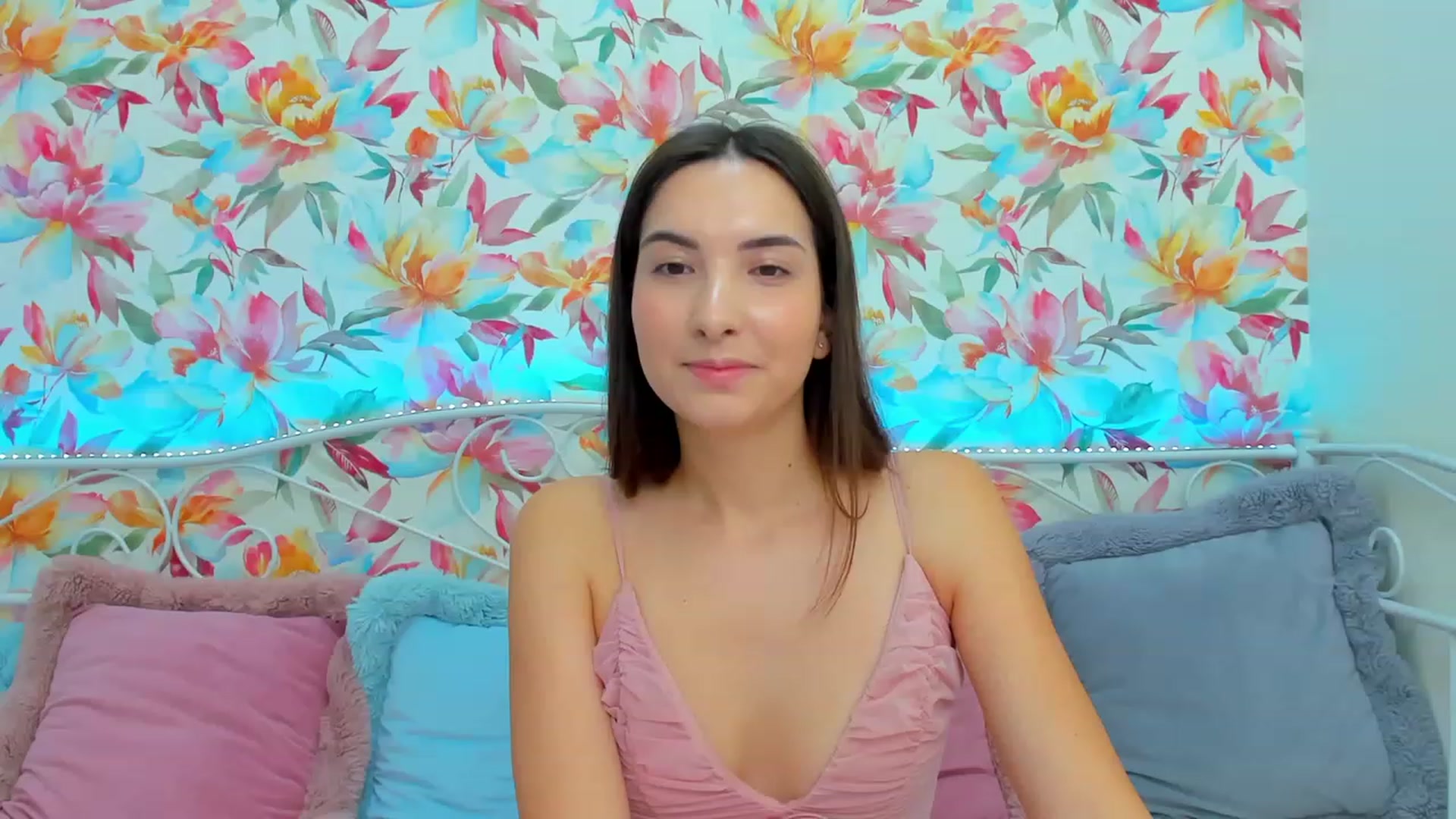 Gallery image thumbnail from KeliRose's myfreecams stream on, 11/21/2023, 10:13 image 17 of 20