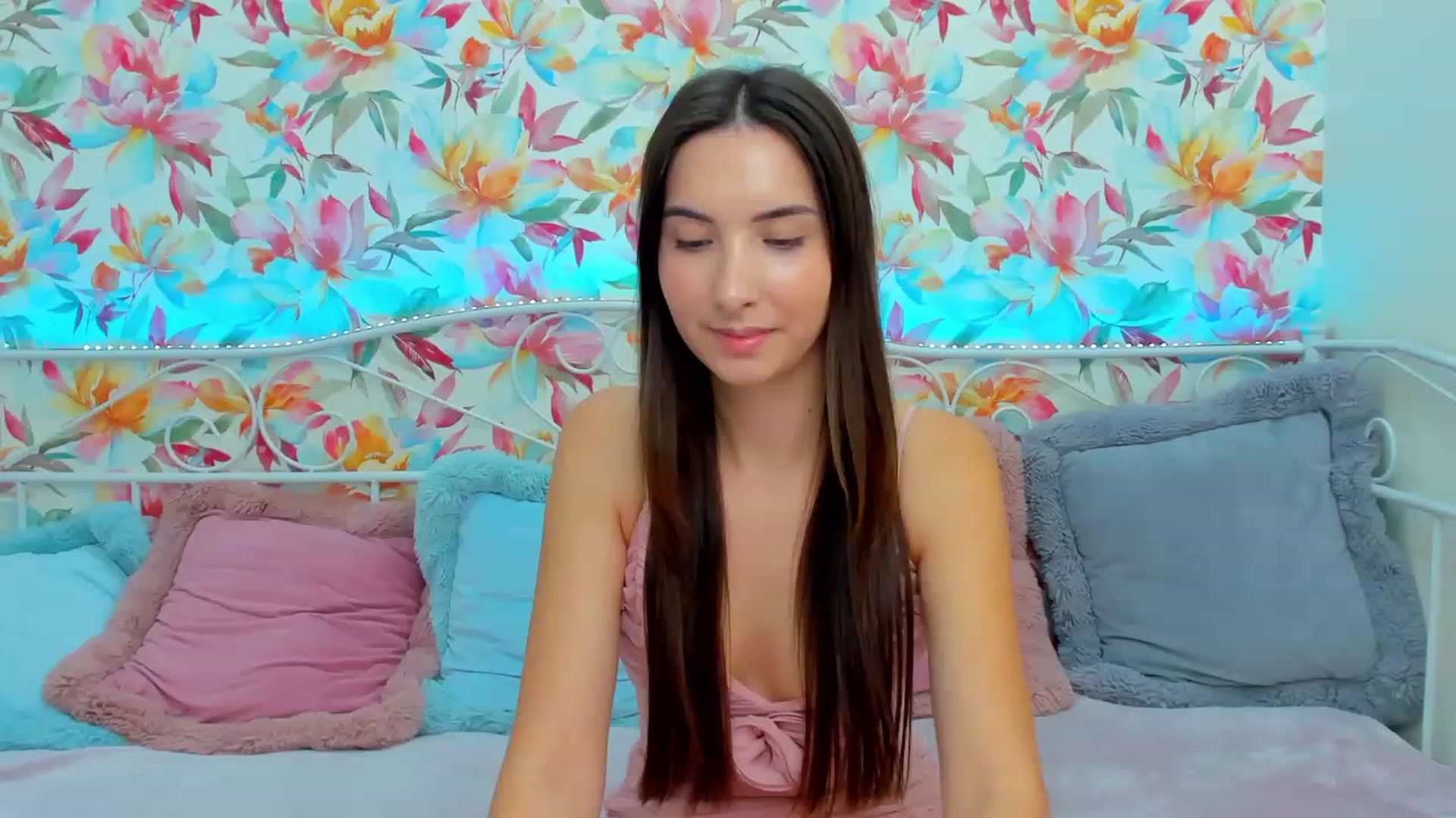 Gallery image thumbnail from KeliRose's myfreecams stream on, 11/21/2023, 11:10 image 2 of 20