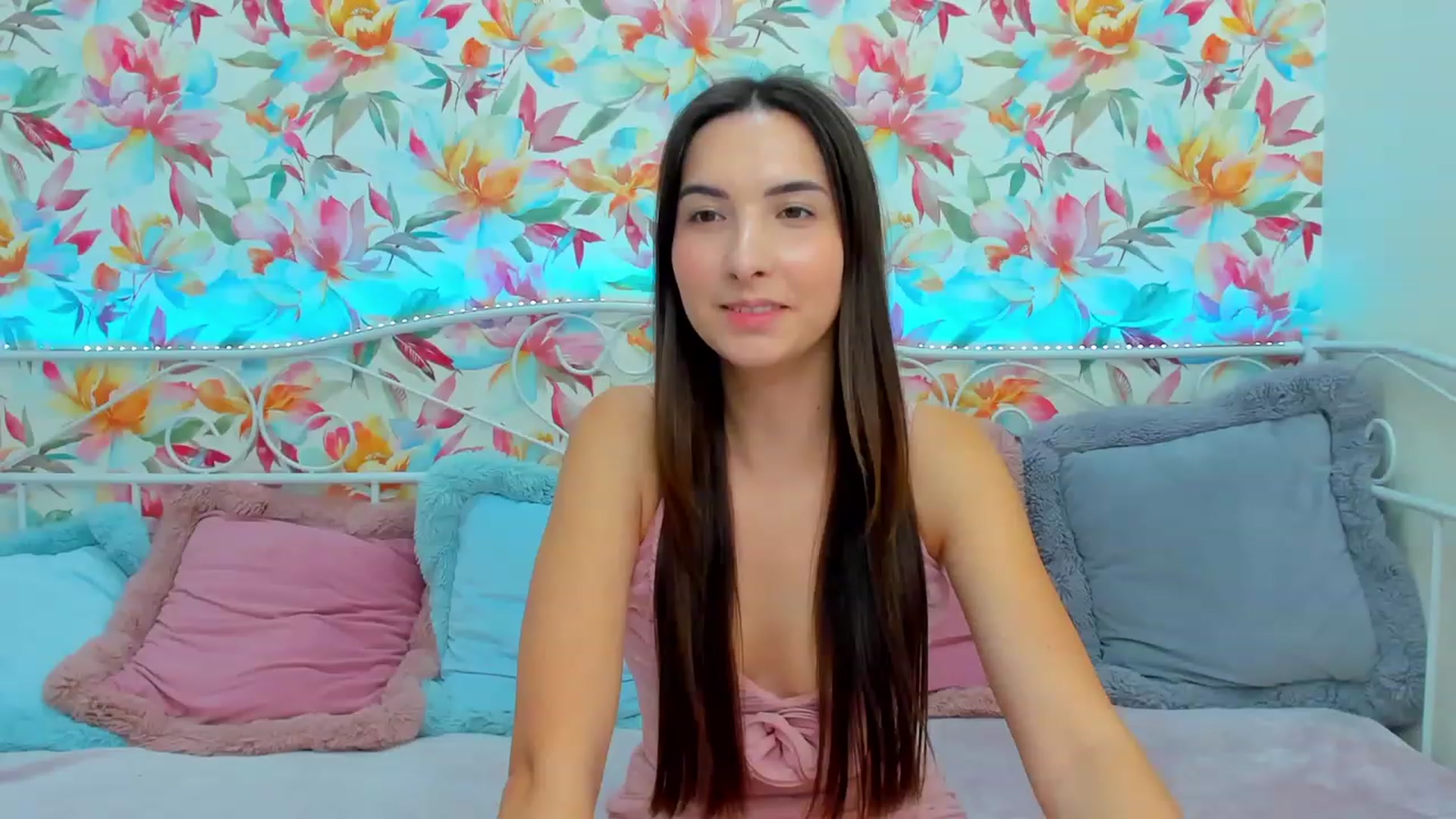 Gallery image thumbnail from KeliRose's myfreecams stream on, 11/21/2023, 11:10 image 1 of 20
