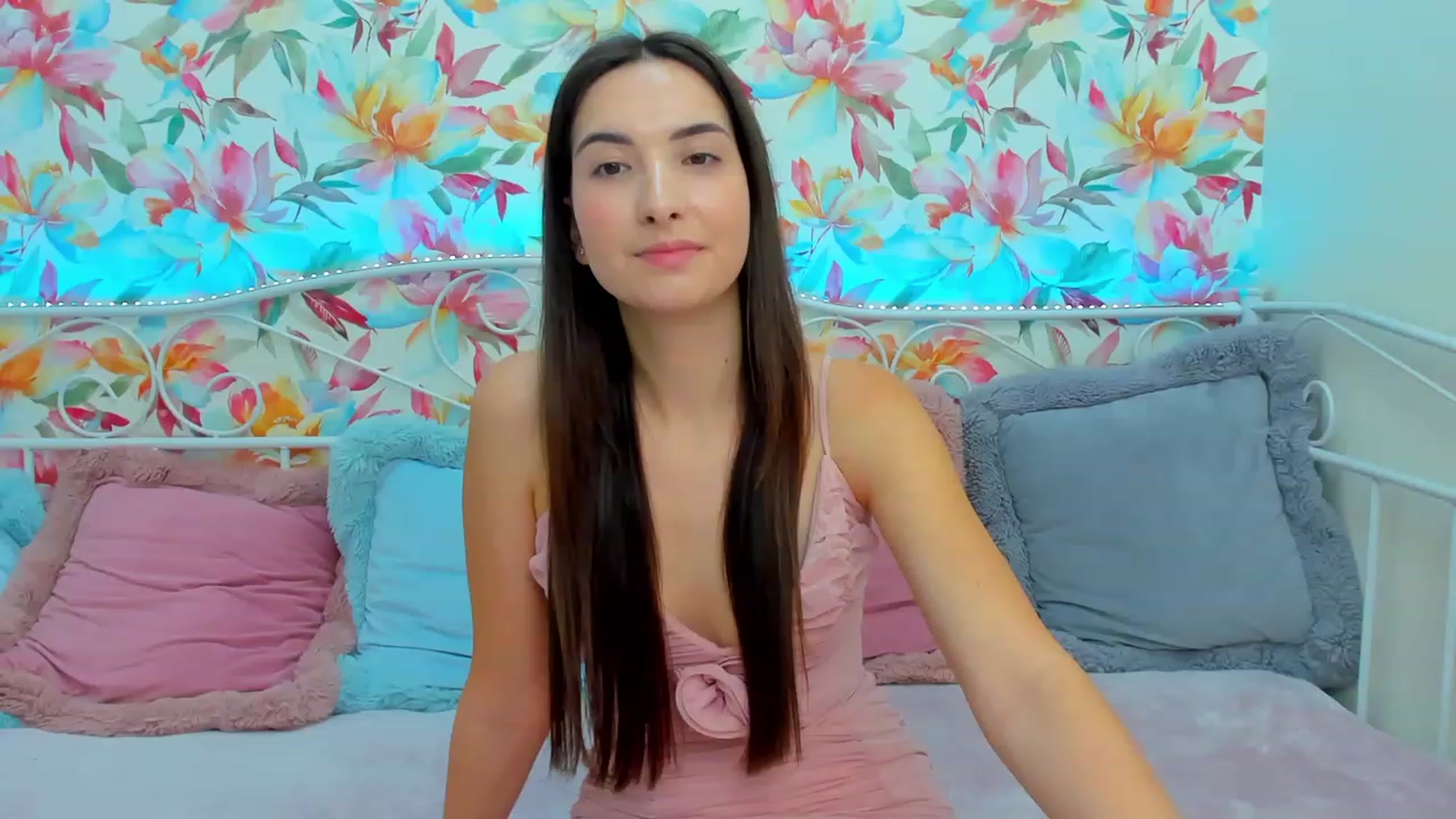 Gallery image thumbnail from KeliRose's myfreecams stream on, 11/21/2023, 12:46 image 8 of 20