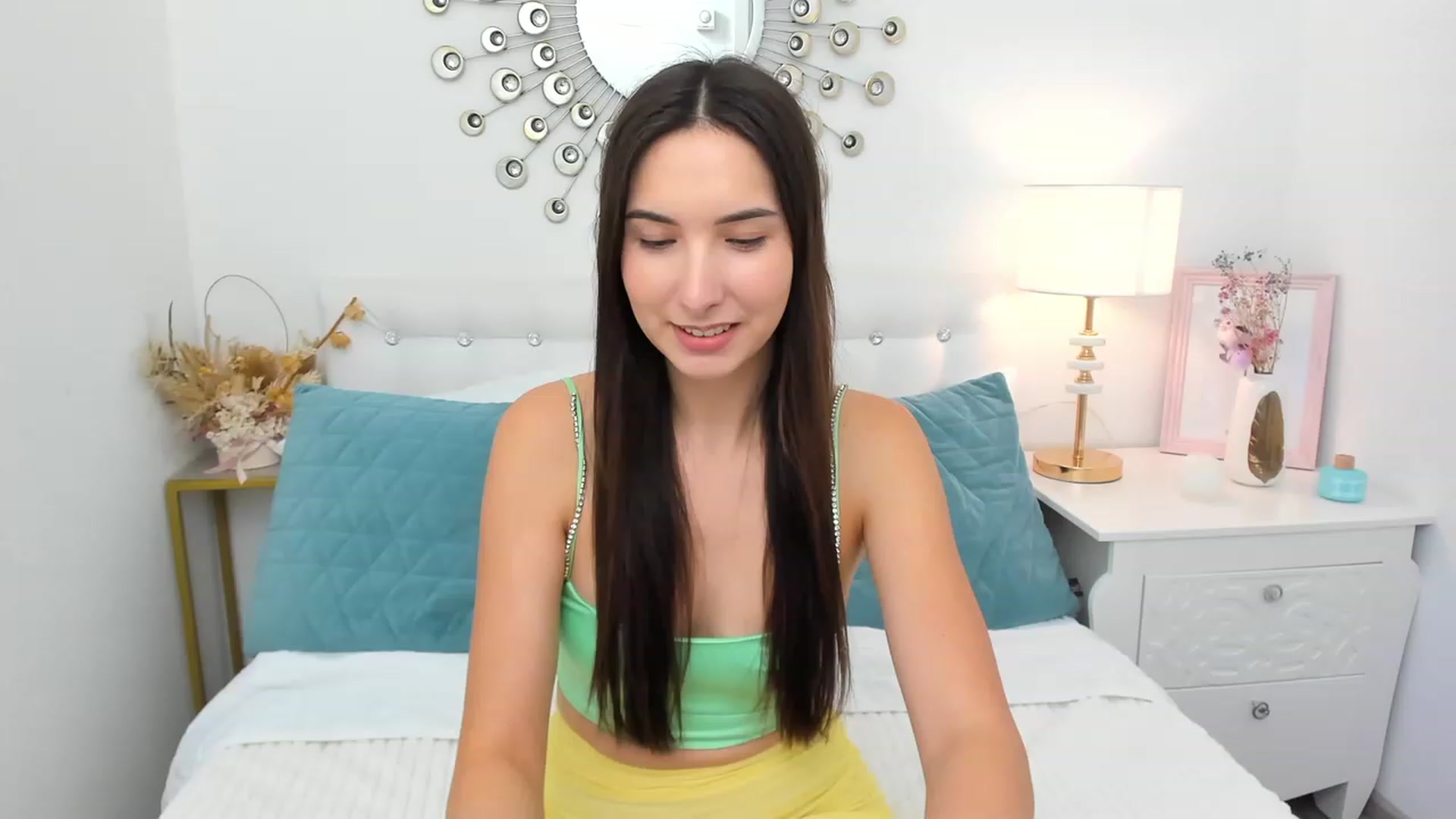 Gallery image thumbnail from KeliRose's myfreecams stream on, 11/27/2023, 13:27 image 16 of 20