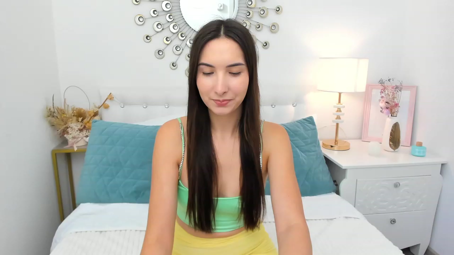 Gallery image thumbnail from KeliRose's myfreecams stream on, 11/27/2023, 13:27 image 12 of 20