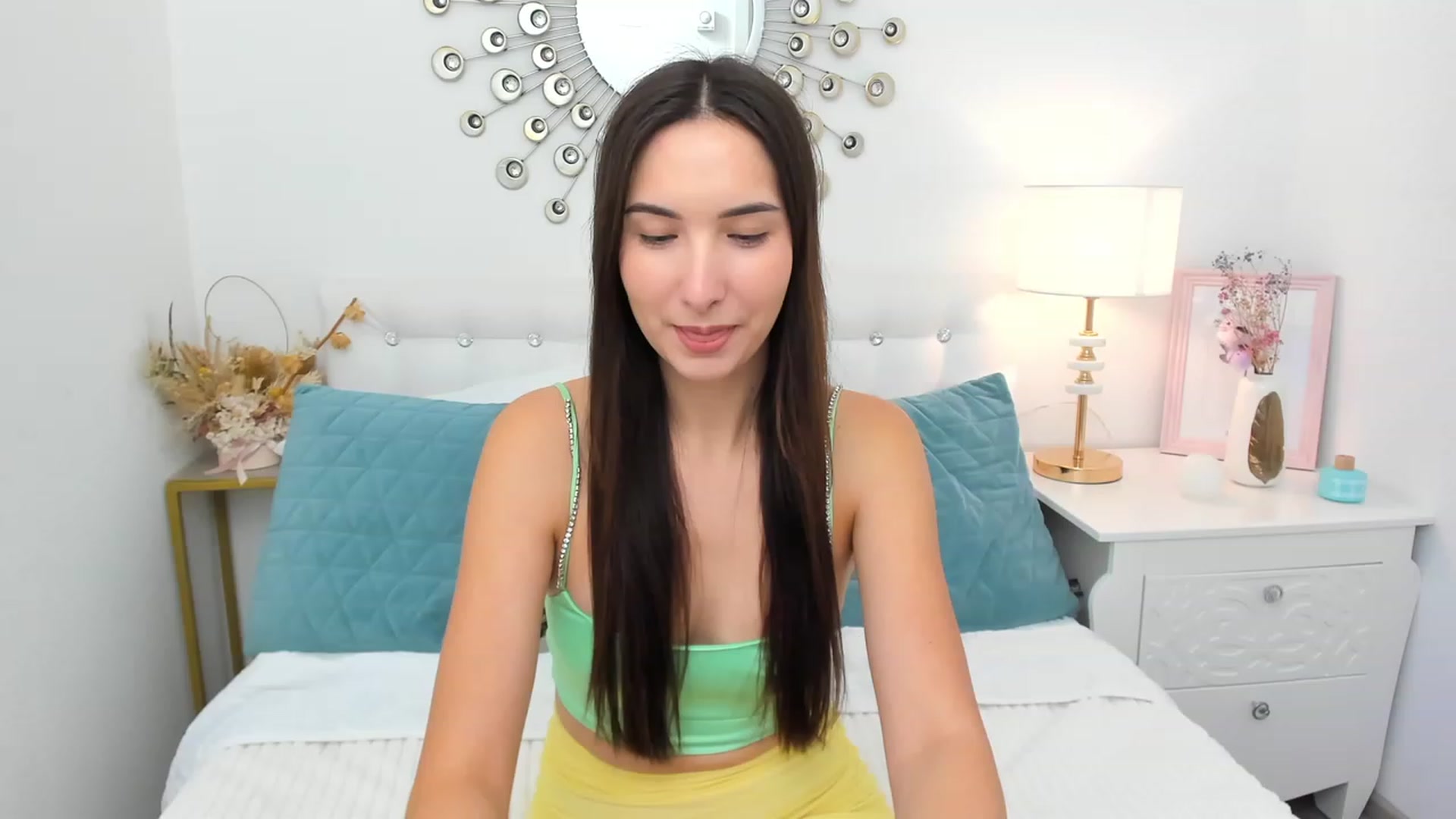 Gallery image thumbnail from KeliRose's myfreecams stream on, 11/27/2023, 13:27 image 17 of 20