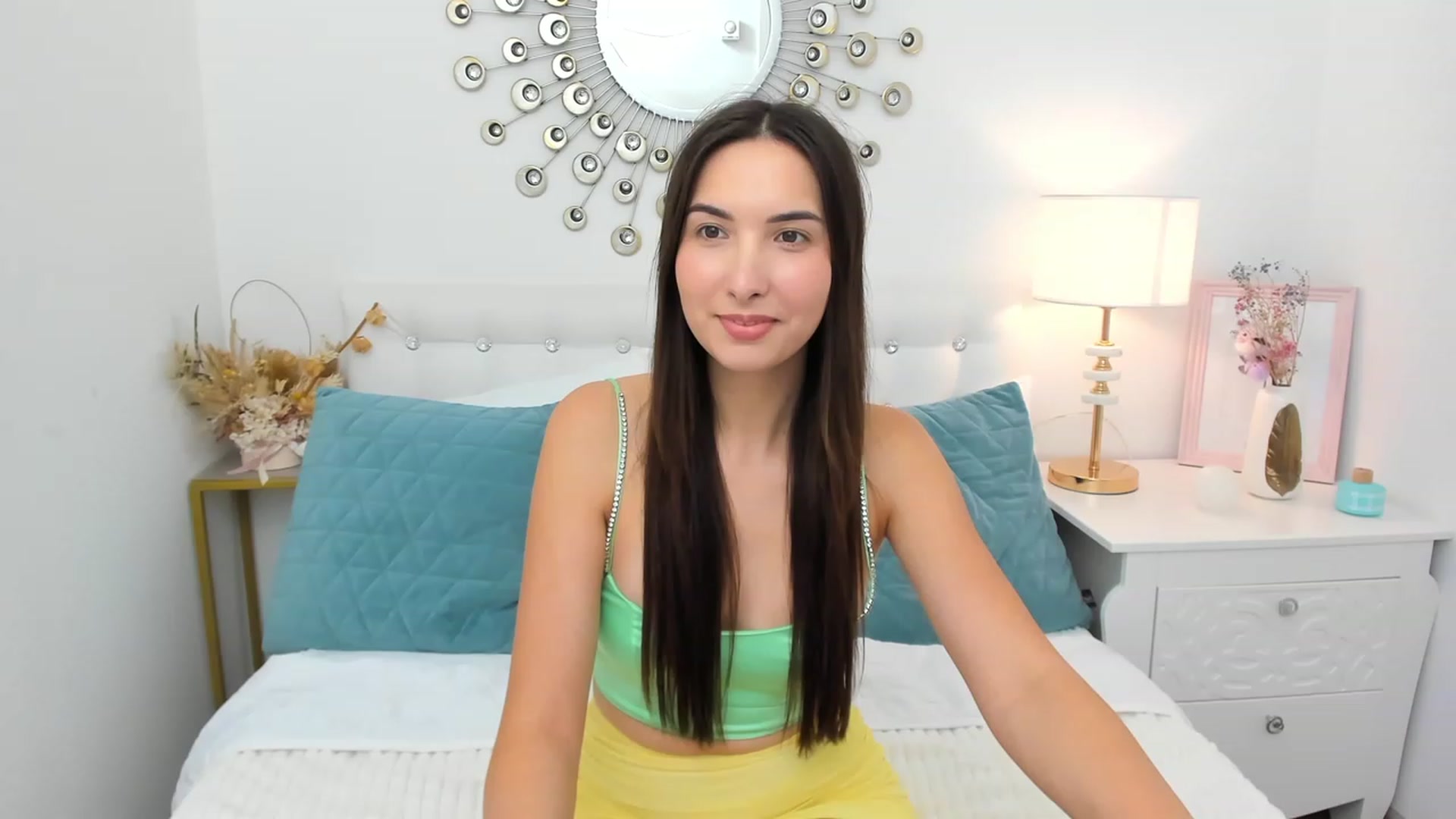 Gallery image thumbnail from KeliRose's myfreecams stream on, 11/27/2023, 14:39 image 18 of 20