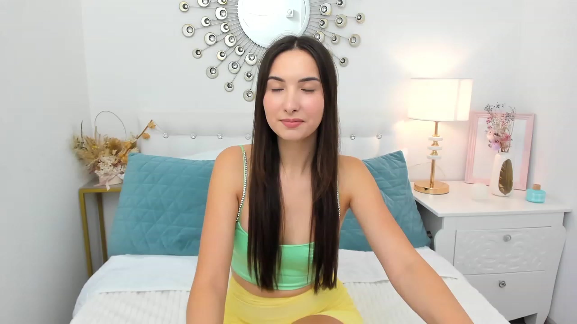 Gallery image thumbnail from KeliRose's myfreecams stream on, 11/27/2023, 14:39 image 15 of 20