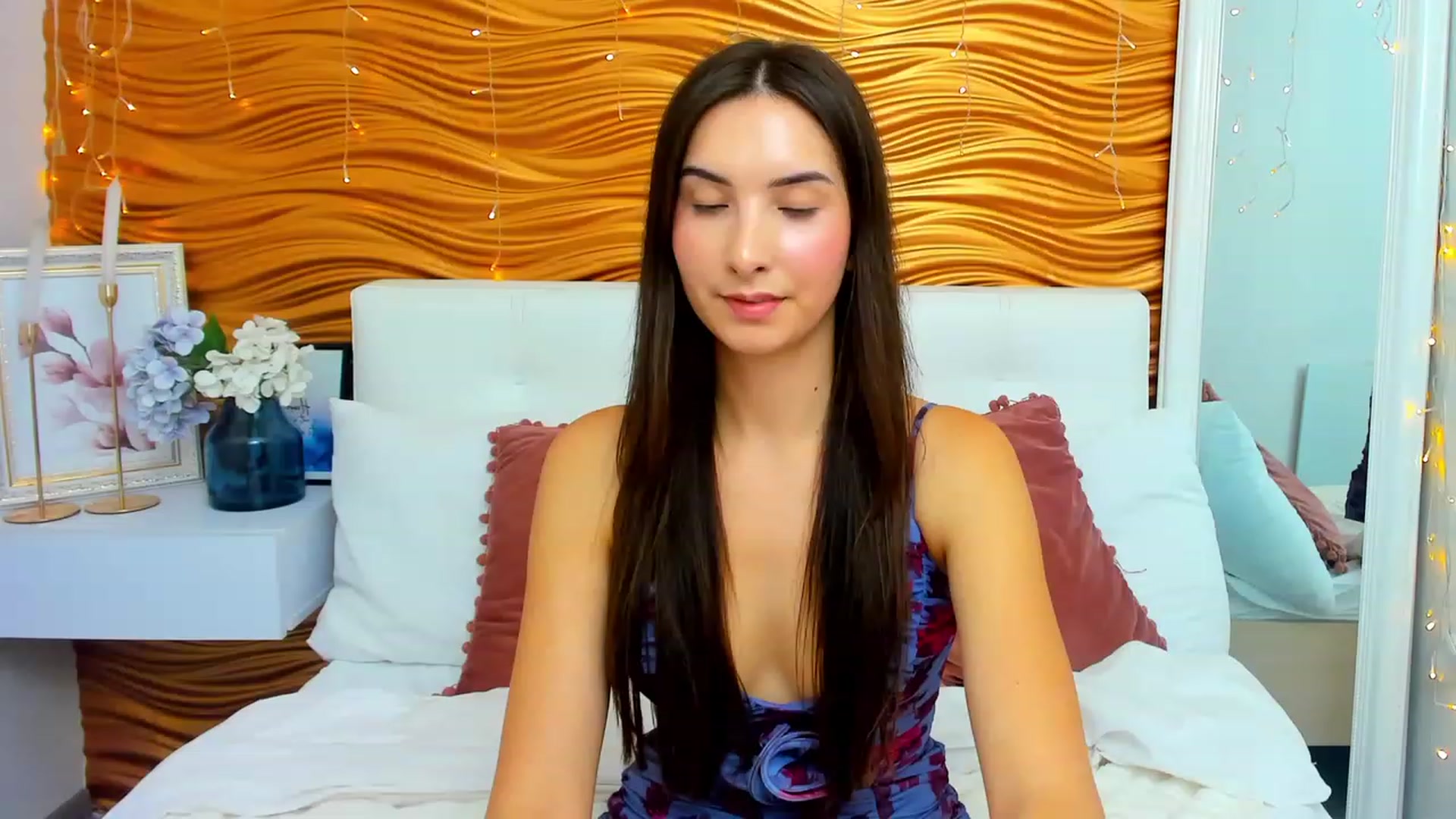 Gallery image thumbnail from KeliRose's myfreecams stream on, 12/01/2023, 15:46 image 9 of 20