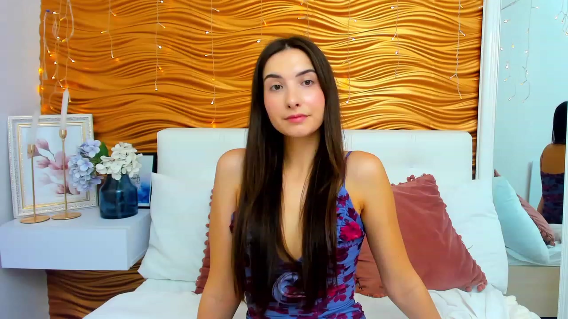 Gallery image thumbnail from KeliRose's myfreecams stream on, 12/01/2023, 19:31 image 14 of 20