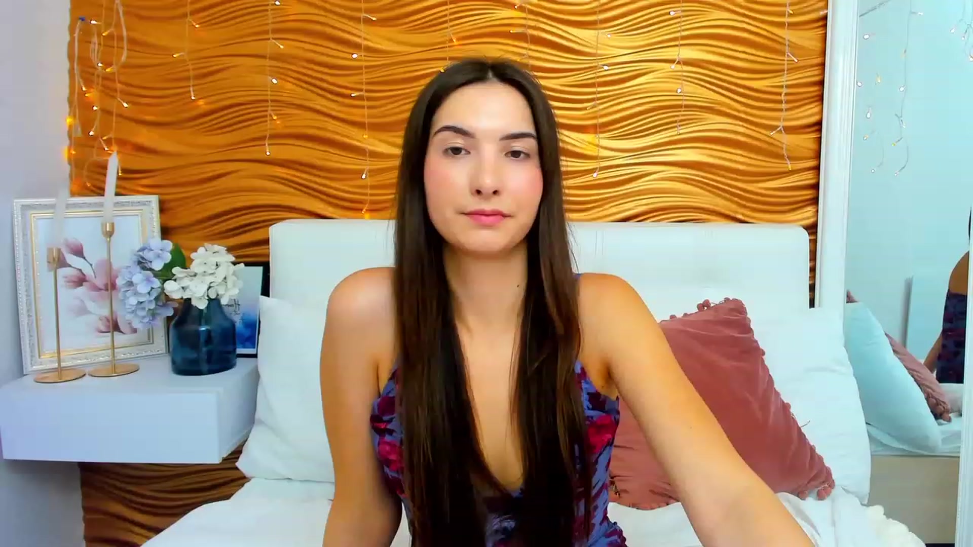 Gallery image thumbnail from KeliRose's myfreecams stream on, 12/01/2023, 19:31 image 13 of 20