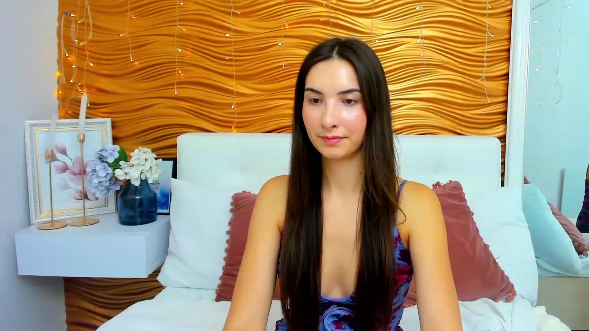 Gallery image thumbnail from KeliRose's myfreecams stream on, 12/01/2023, 19:31 image 7 of 20
