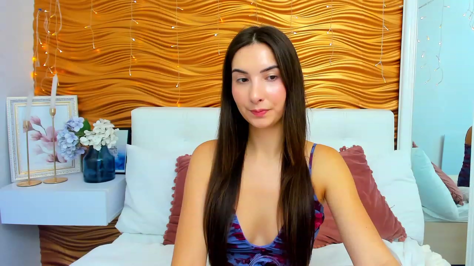 Gallery image thumbnail from KeliRose's myfreecams stream on, 12/01/2023, 19:31 image 19 of 20