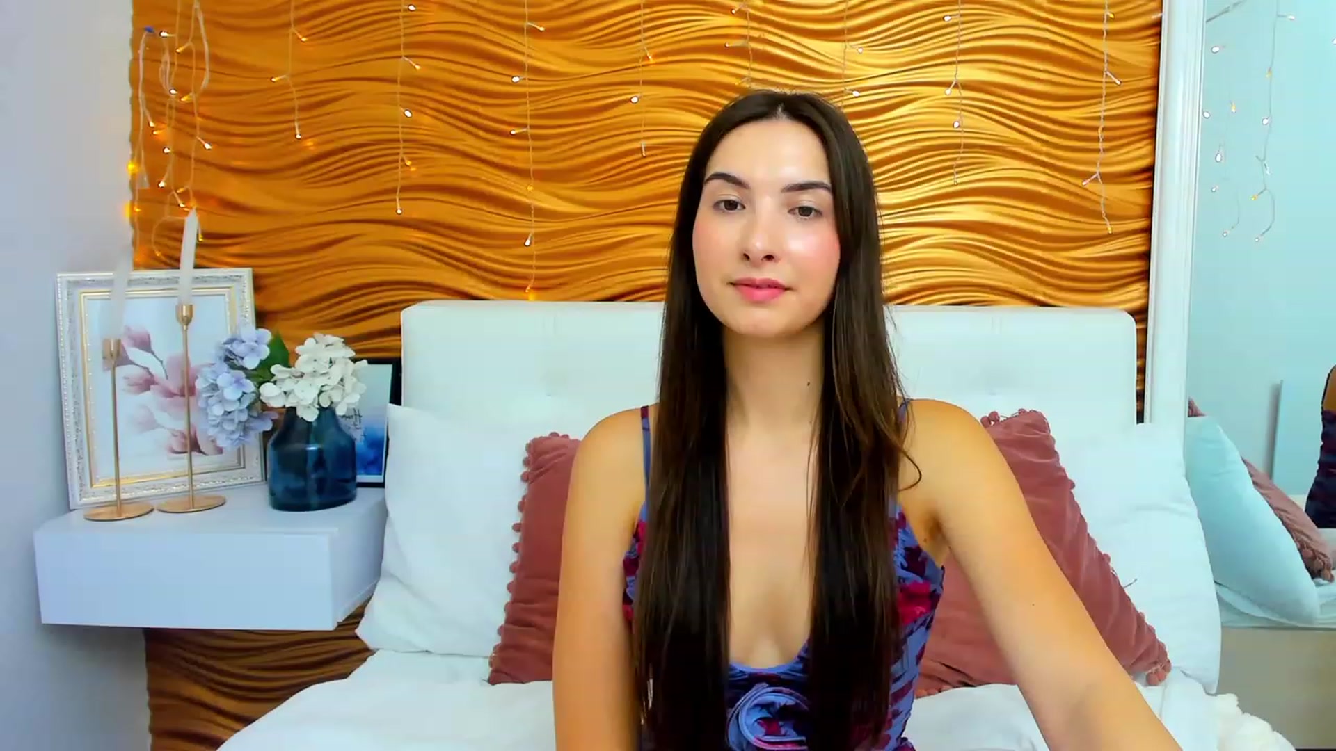 Gallery image thumbnail from KeliRose's myfreecams stream on, 12/01/2023, 19:31 image 6 of 20