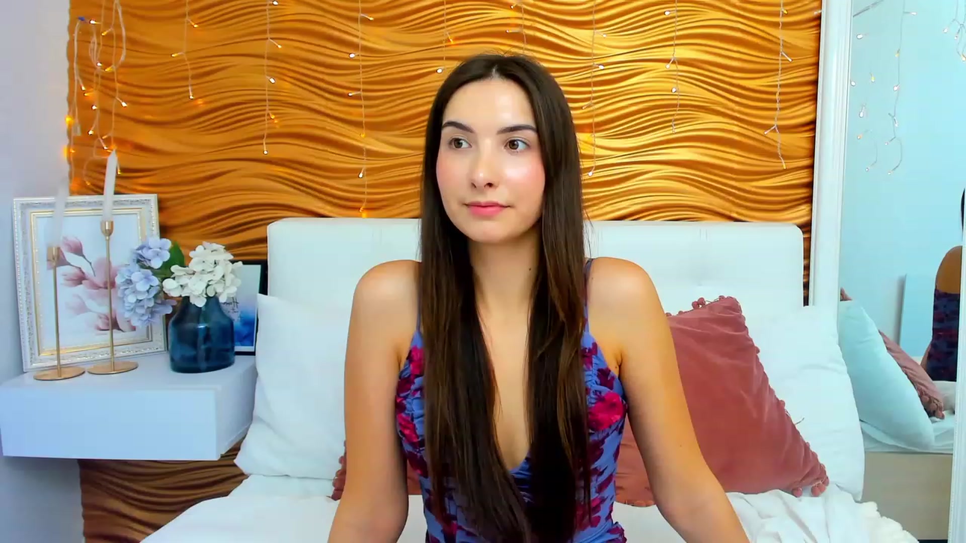 Gallery image thumbnail from KeliRose's myfreecams stream on, 12/01/2023, 19:31 image 16 of 20