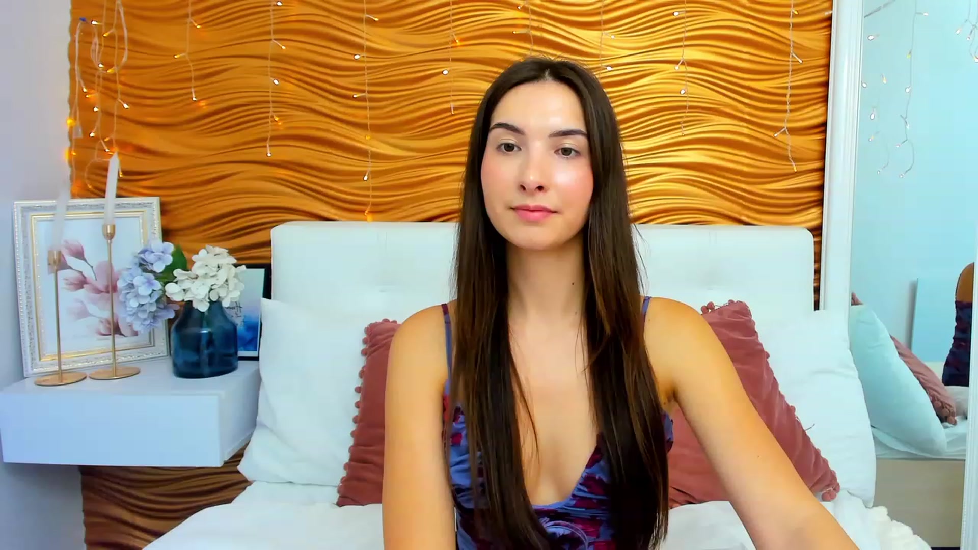 Gallery image thumbnail from KeliRose's myfreecams stream on, 12/01/2023, 19:31 image 18 of 20