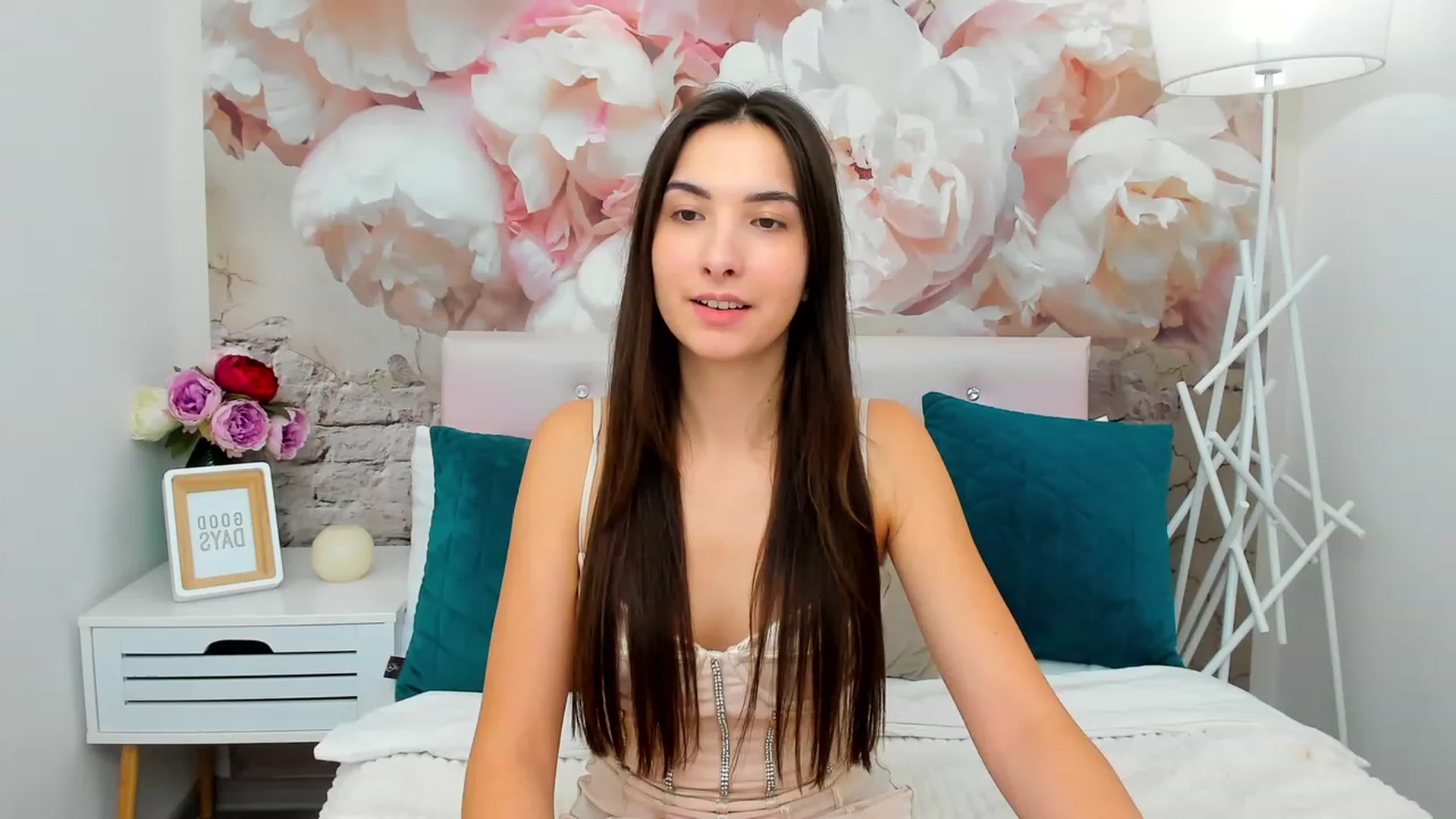 Gallery image thumbnail from KeliRose's myfreecams stream on, 12/03/2023, 11:24 image 1 of 20