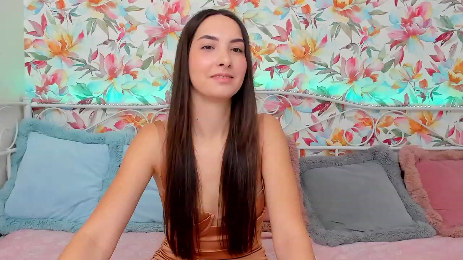 Gallery image thumbnail from KeliRose's myfreecams stream on, 12/04/2023, 14:45 image 8 of 20
