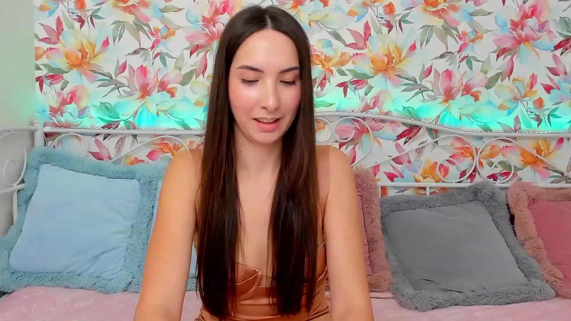 Gallery image thumbnail from KeliRose's myfreecams stream on, 12/04/2023, 14:45 image 9 of 20