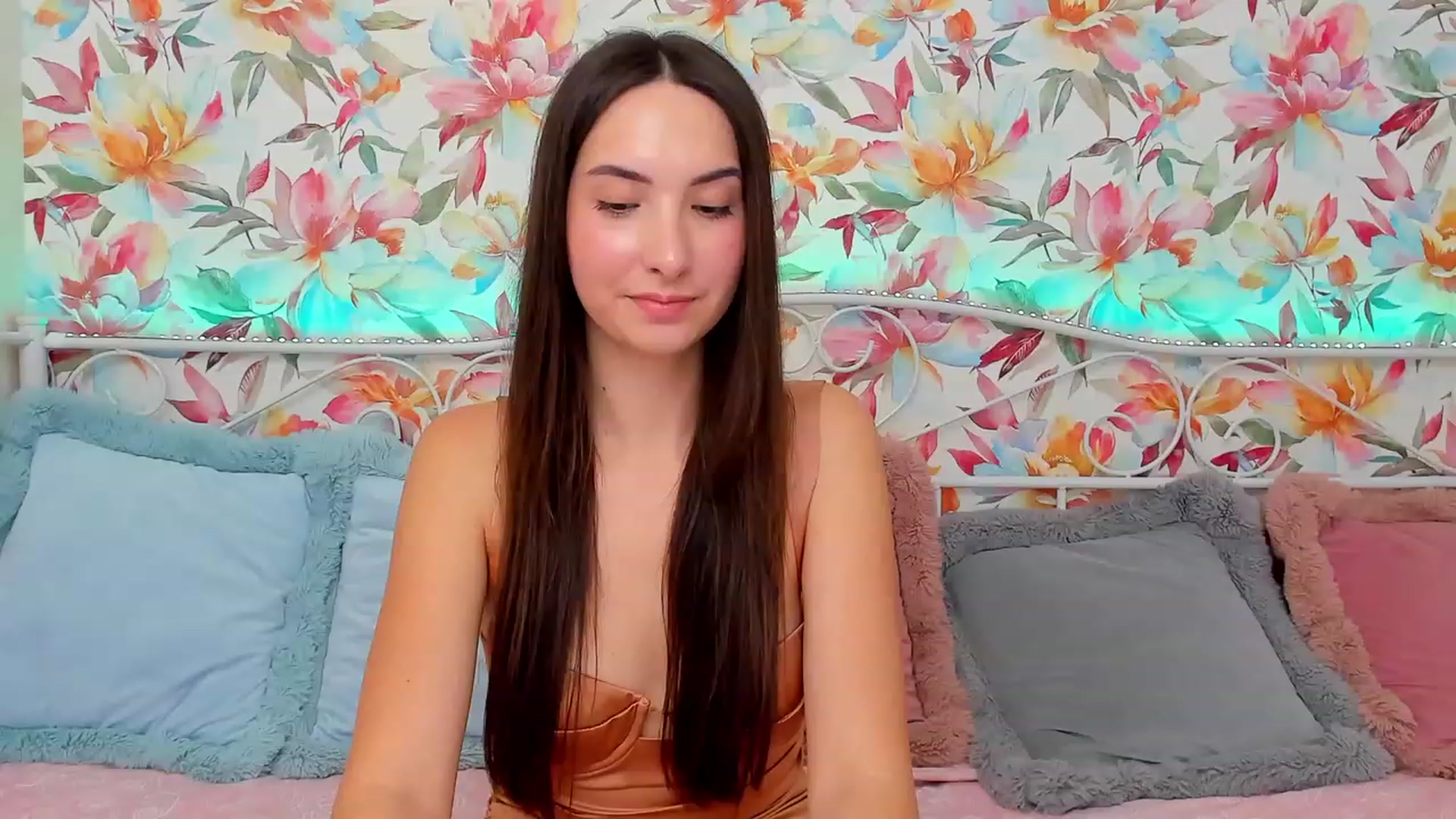 Gallery image thumbnail from KeliRose's myfreecams stream on, 12/04/2023, 16:02 image 7 of 20